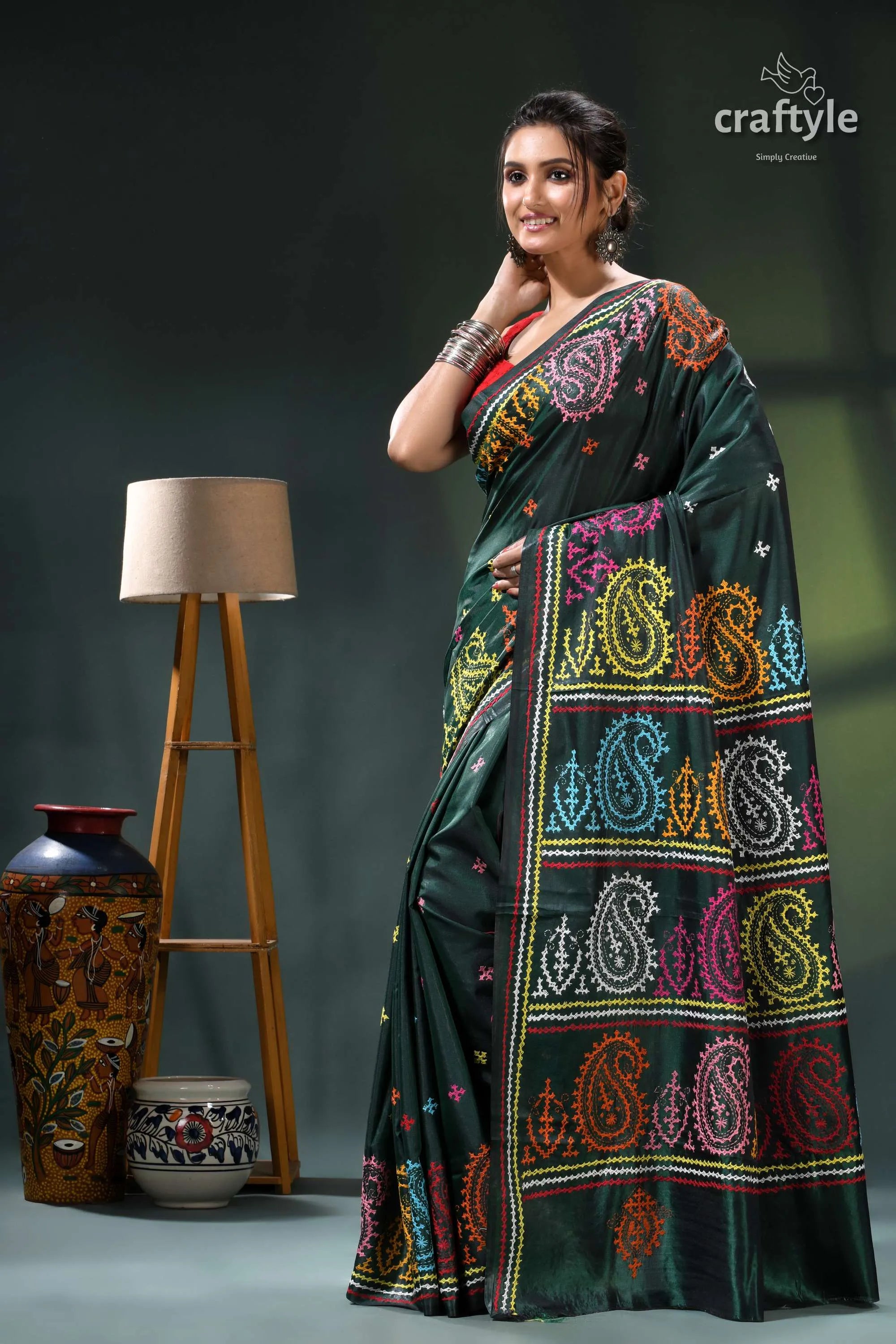 Multicolor gujrati stitch silk saree in bottle green - hand embroidery green multicolored paisley patterned saree 3