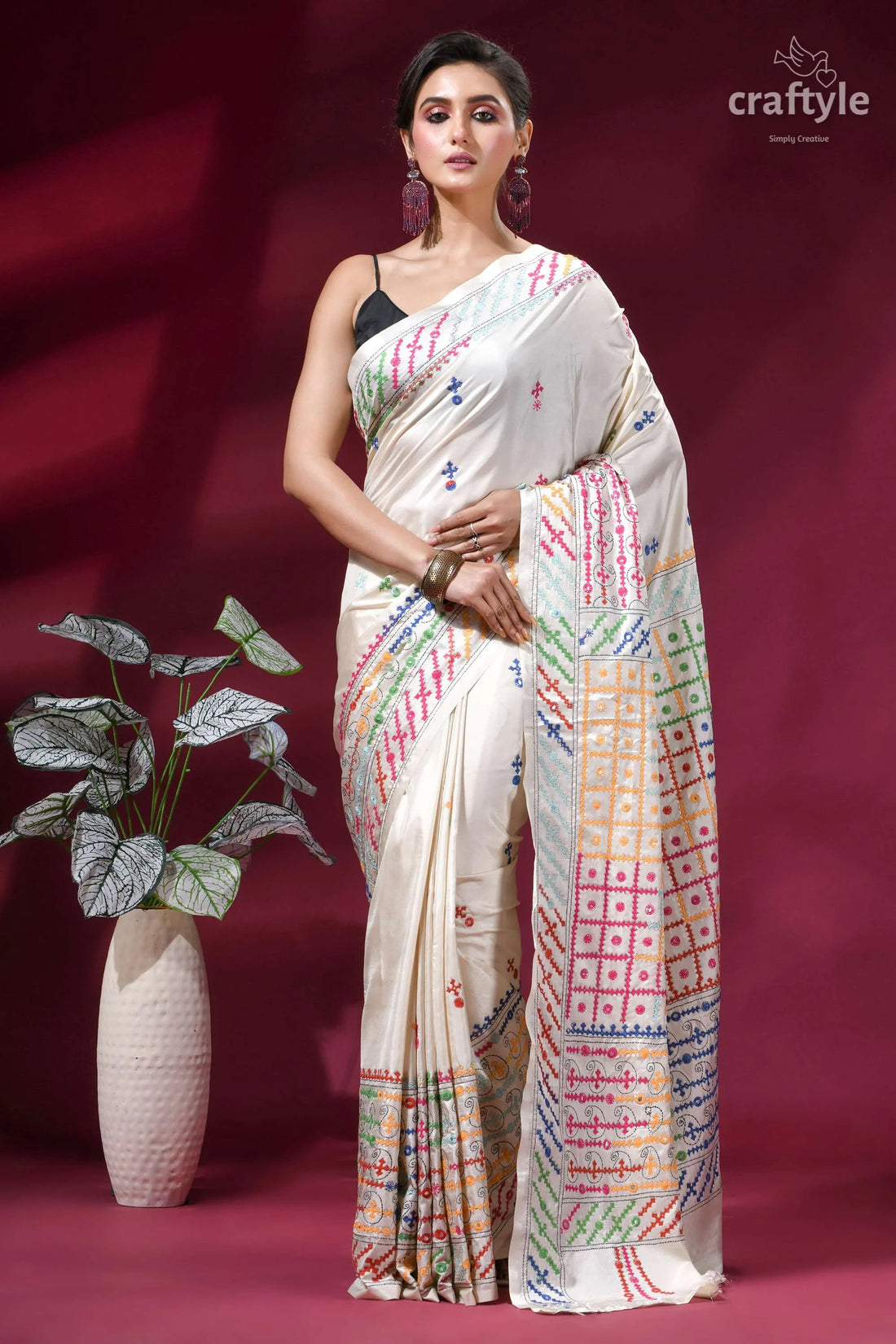 Multicolor thread silk gujrati stitch saree in white - mirror work woman wears off-white silk saree 1
