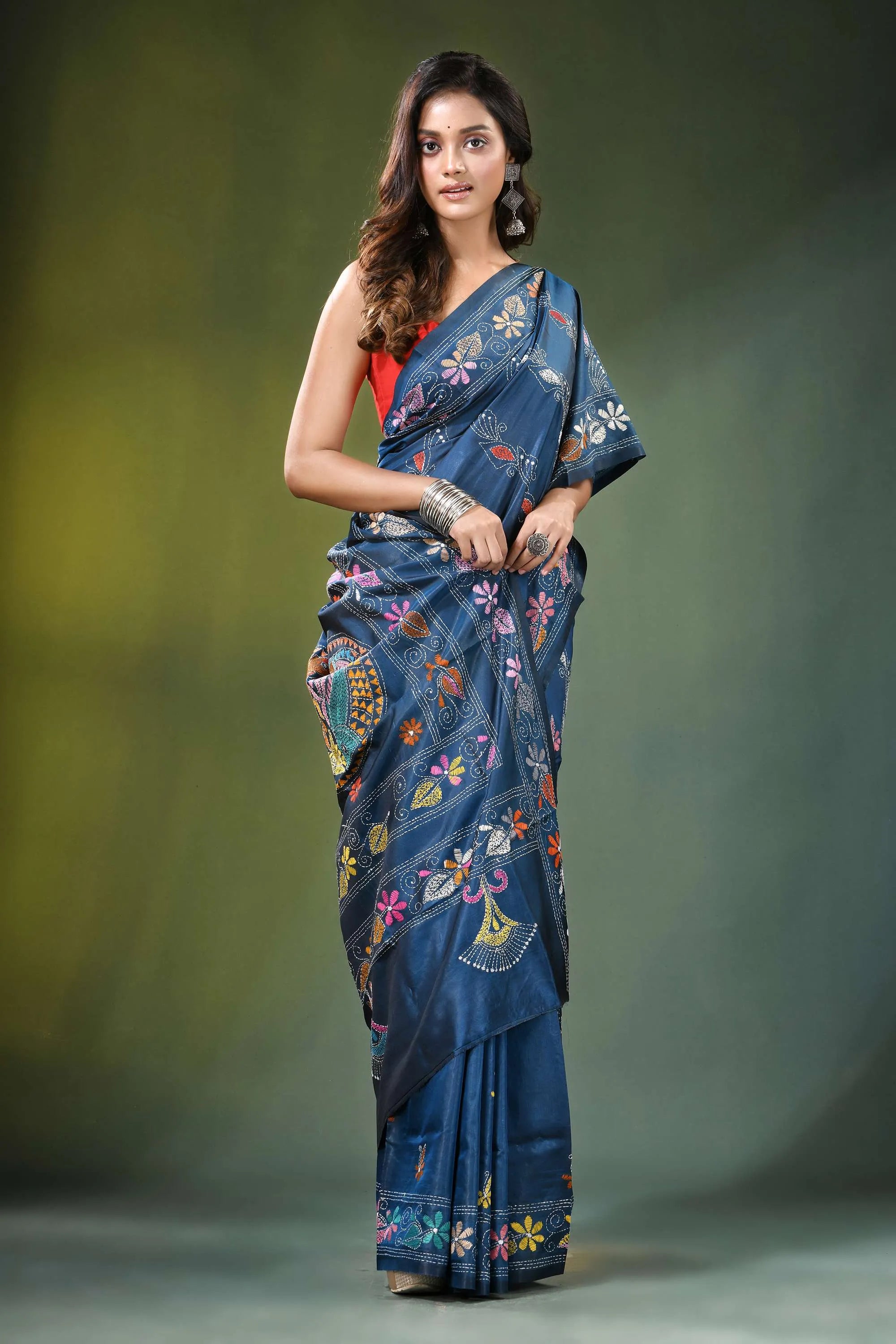 Navy blue multithread fish motif handcrafted silk kantha saree adorned 4
