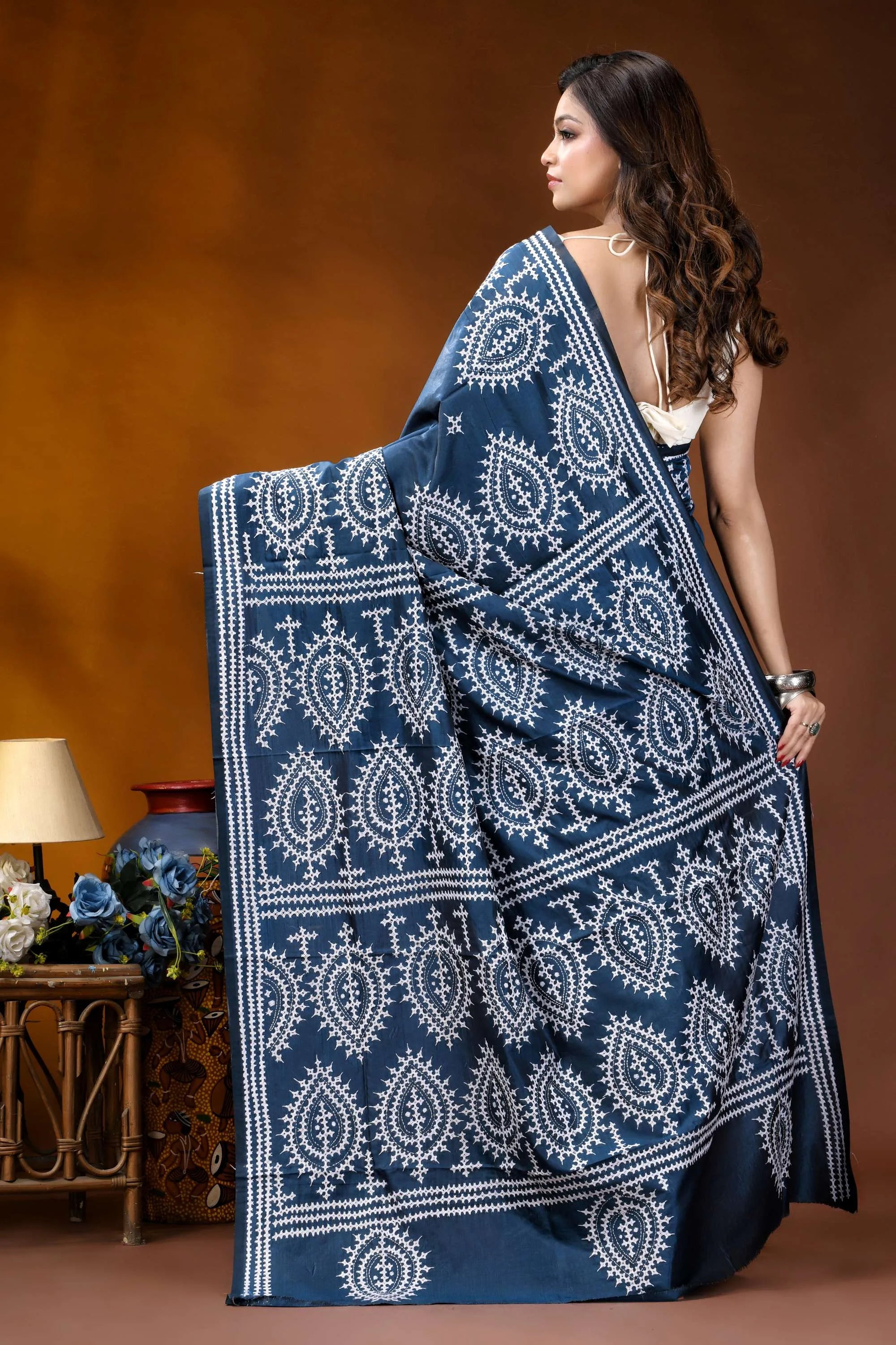 Navy blue paisley motif handmade kutch embroidery silk saree navy blue saree intricate white 5