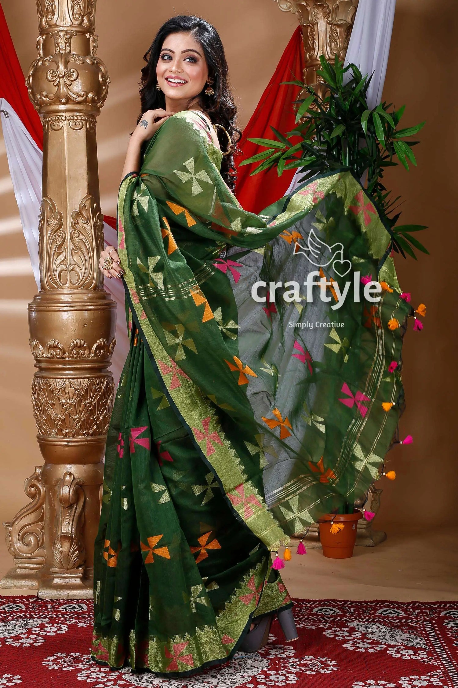Pine green handloom cotton saree green patterned saree tassels 3