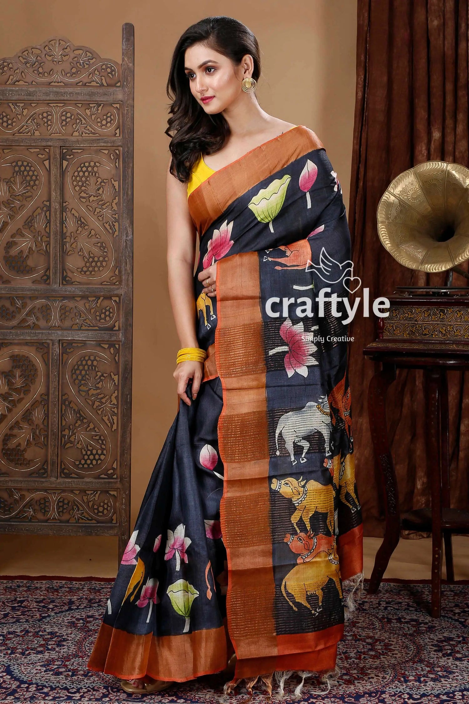 Pitch black hand painted zari pure tussar kalamkari design saree black saree floral animal prints 3