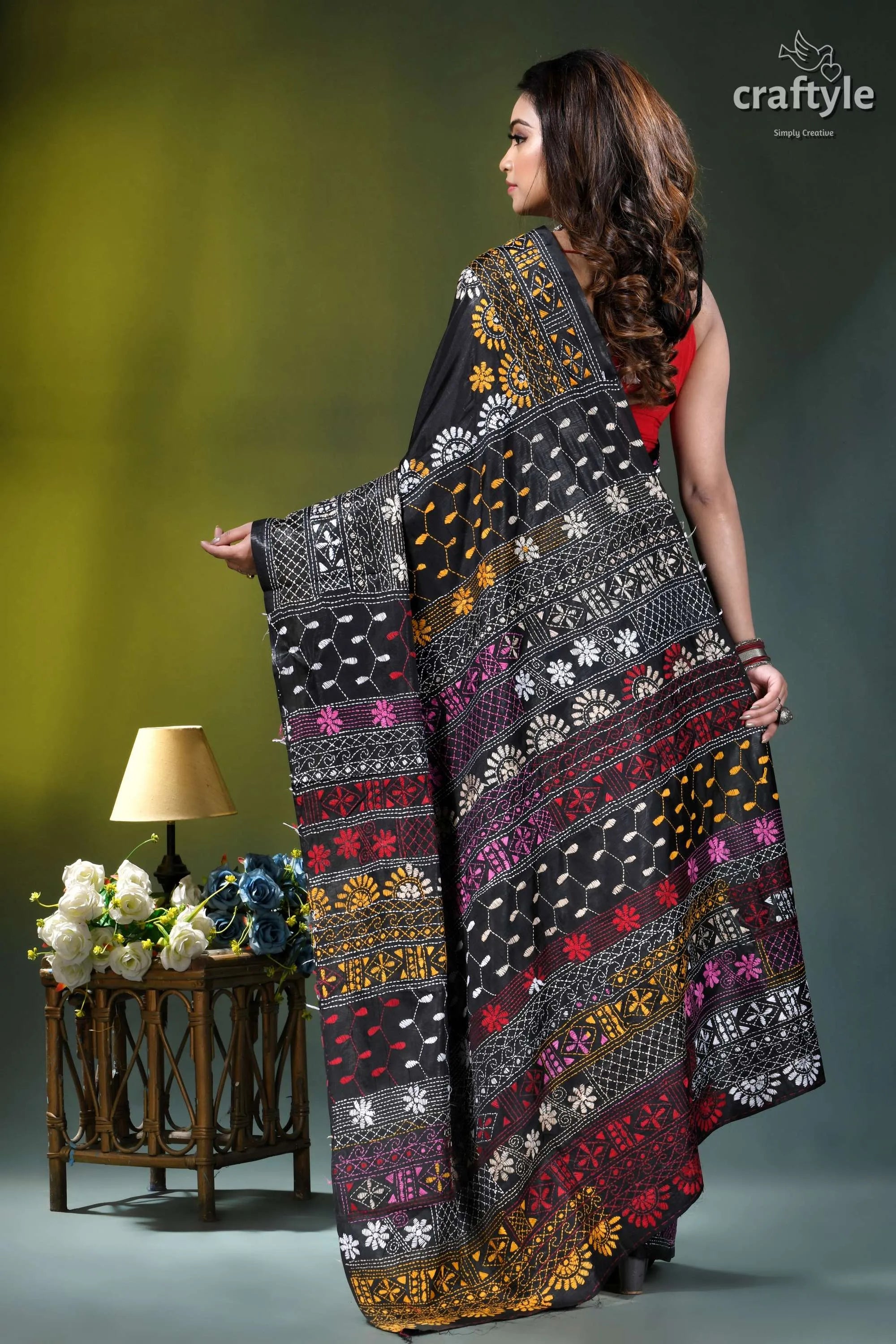 Pitch black multithread floral motif silk lambani embroidery saree black saree intricate multicolored floral 5