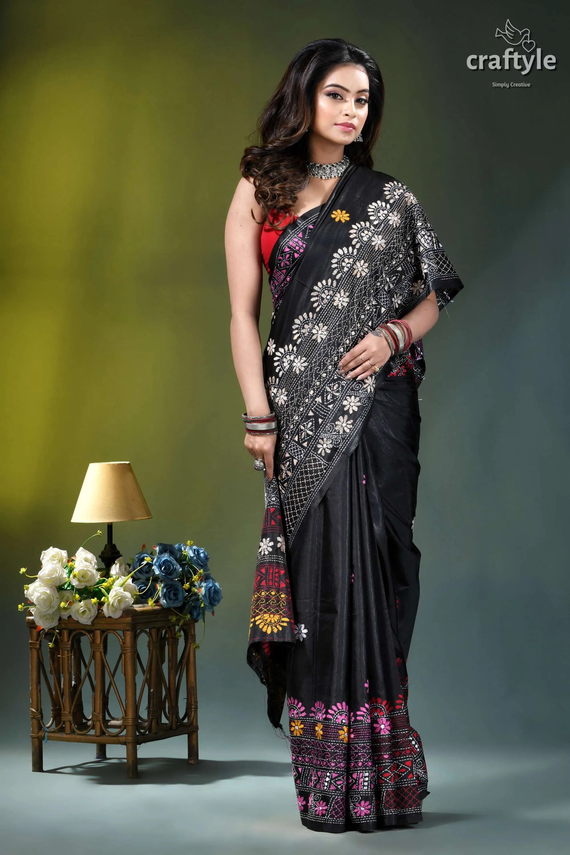 Pitch black multithread floral motif silk lambani embroidery saree black saree intricate white floral 4