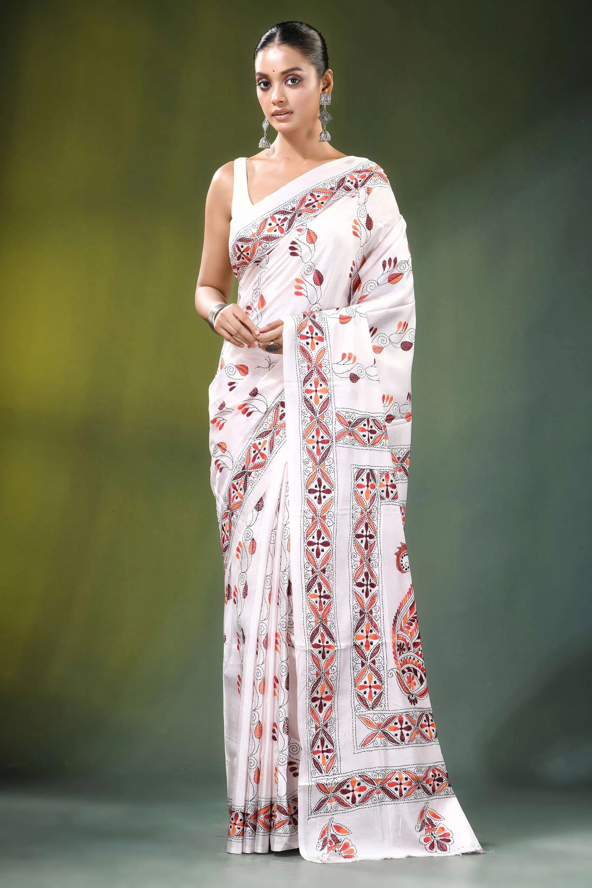 Porcelain white paisley motif handmade silk kantha saree adorned intricate red 1