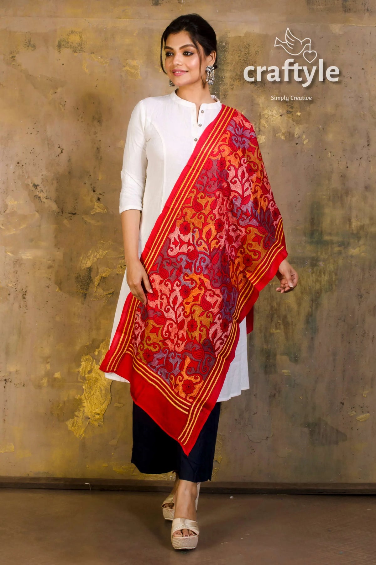 Pure silk kantha stitch stole woman white kurta red patterned 3