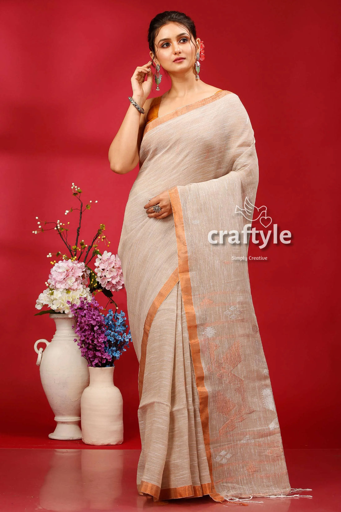 Qull gray copper zari bengal handloom linen jamdani saree woman beige gold border 1