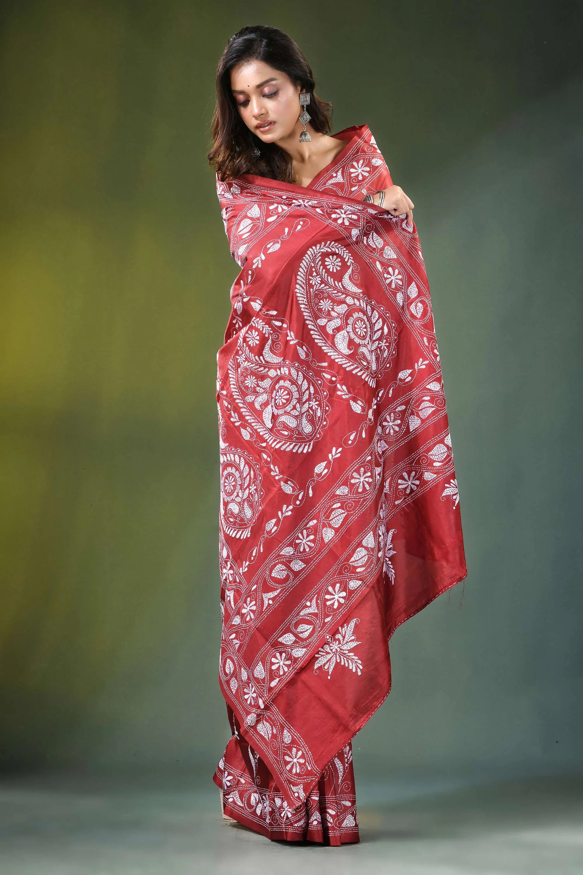 Red brown paisley kantha work silk saree - hand embroidered vibrant intricate white 4