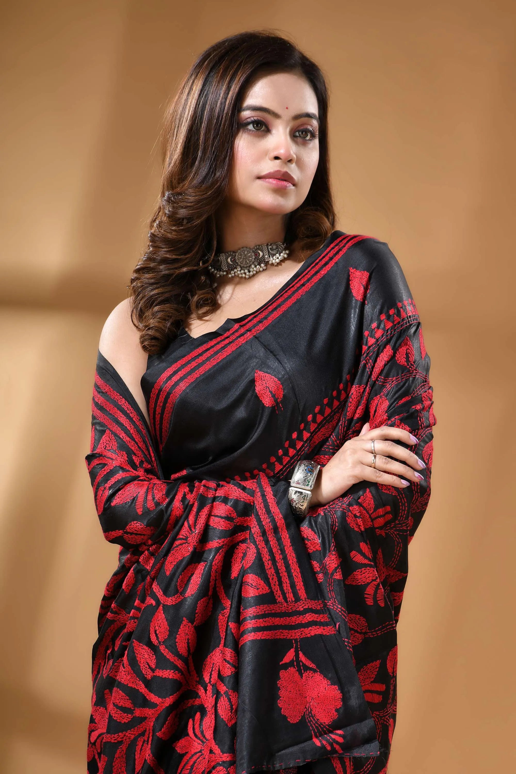 Red thread floral motif handmade silk kantha saree in black black saree vibrant red floral 2