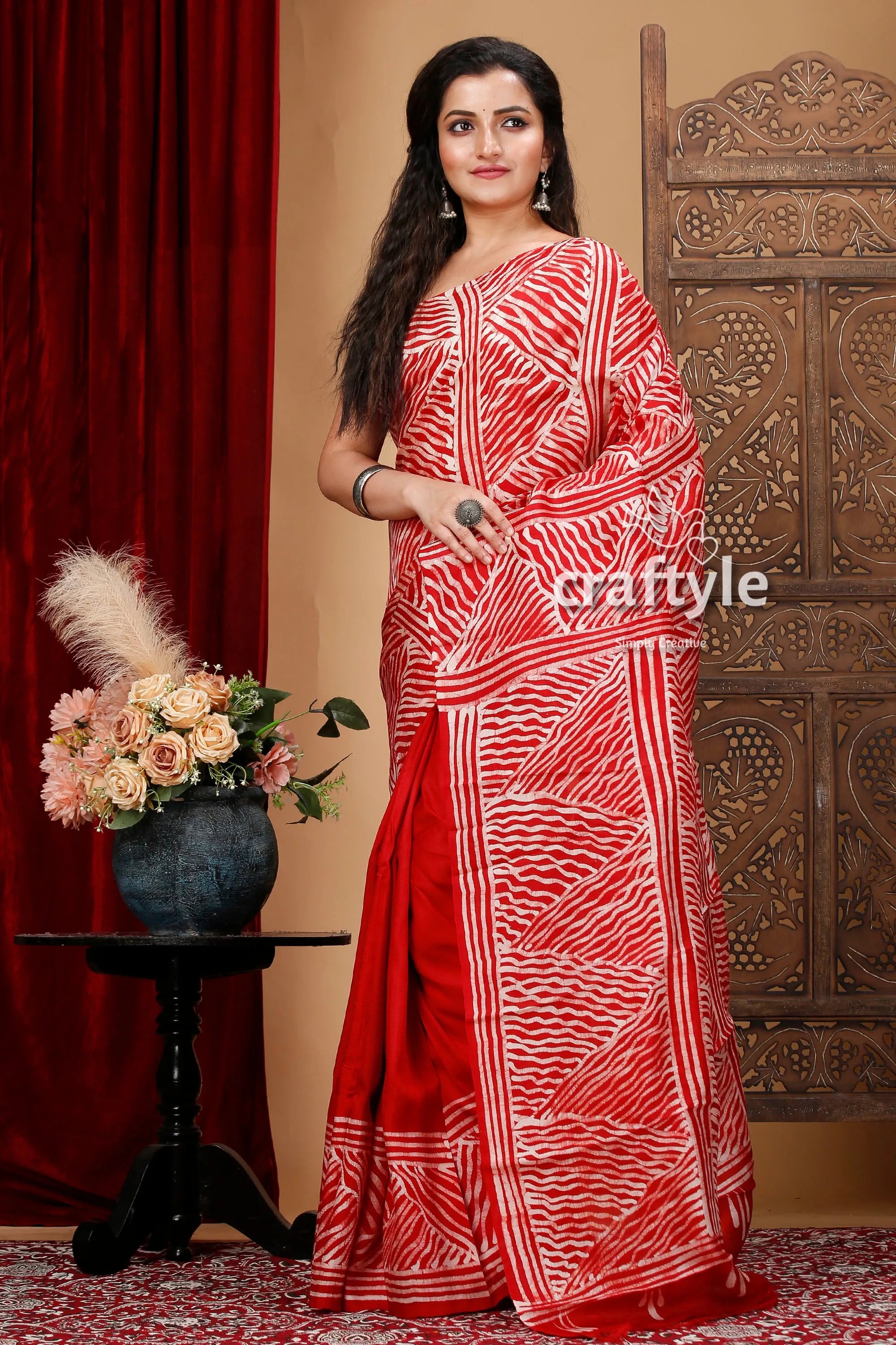 Red white soru tuli hand wax batik pure mulberry silk saree vibrant red white patterned saree 3