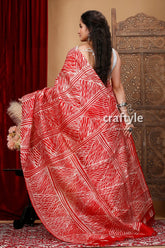 Red white soru tuli hand wax batik pure mulberry silk saree red white patterned saree 5