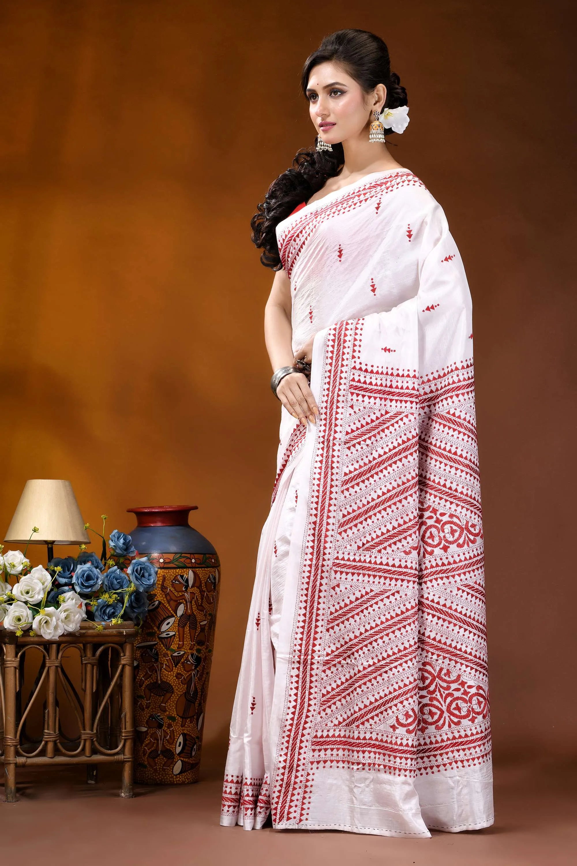 Reddish thread ethnic design handcrafted silk kantha stitch saree in white white saree intricate red embroidery 3