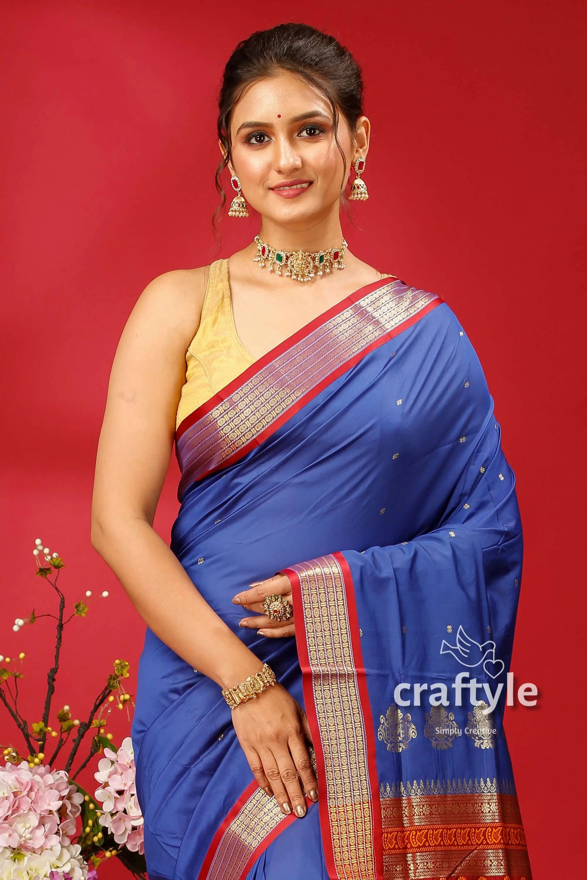 Resolution blue bomkai silk saree with zari border - perfect for any occasion woman blue saree gold jewelry 2