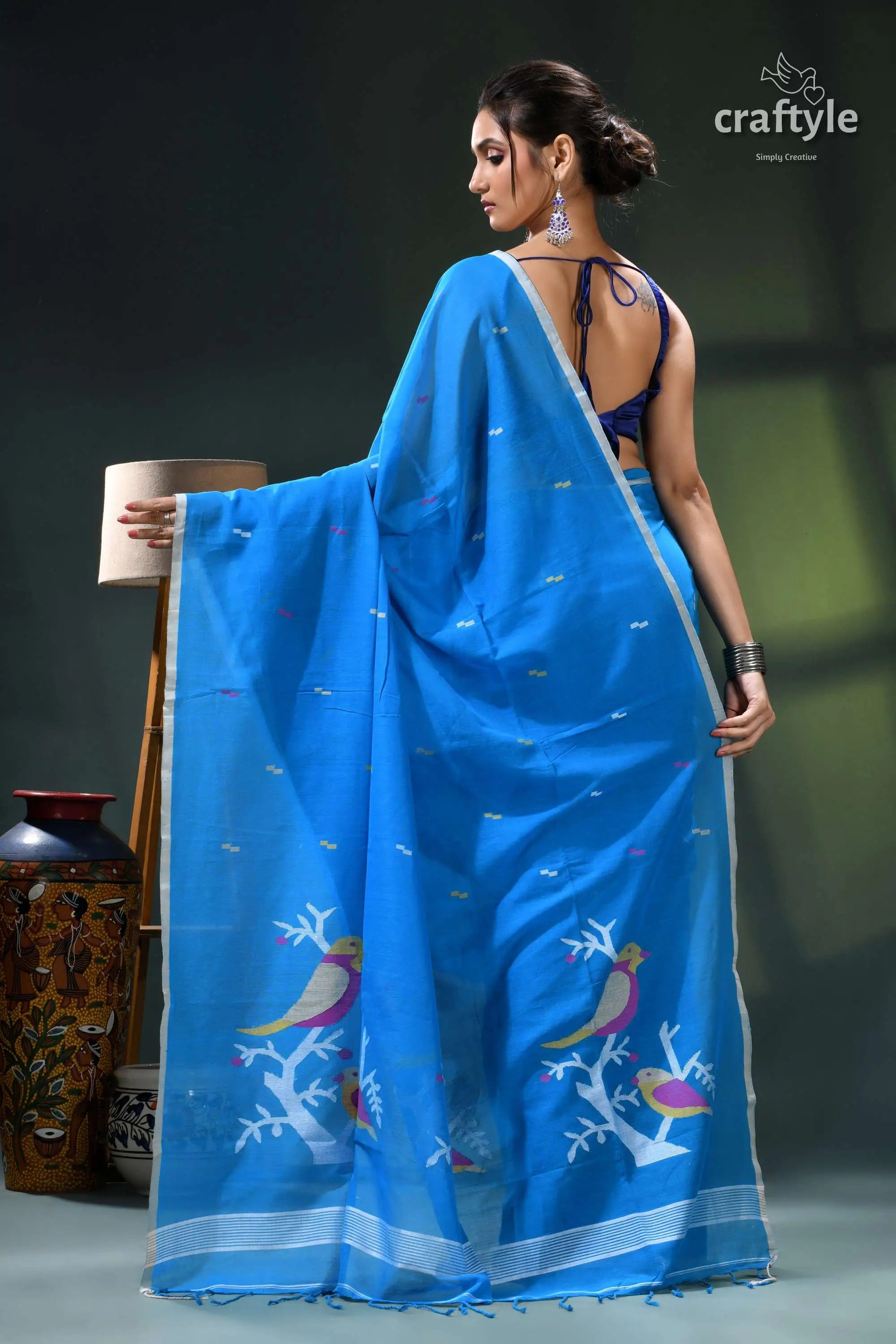 Rich electric blue soft cotton jamdani saree - handwoven design blue bird embroidered saree blouse 4