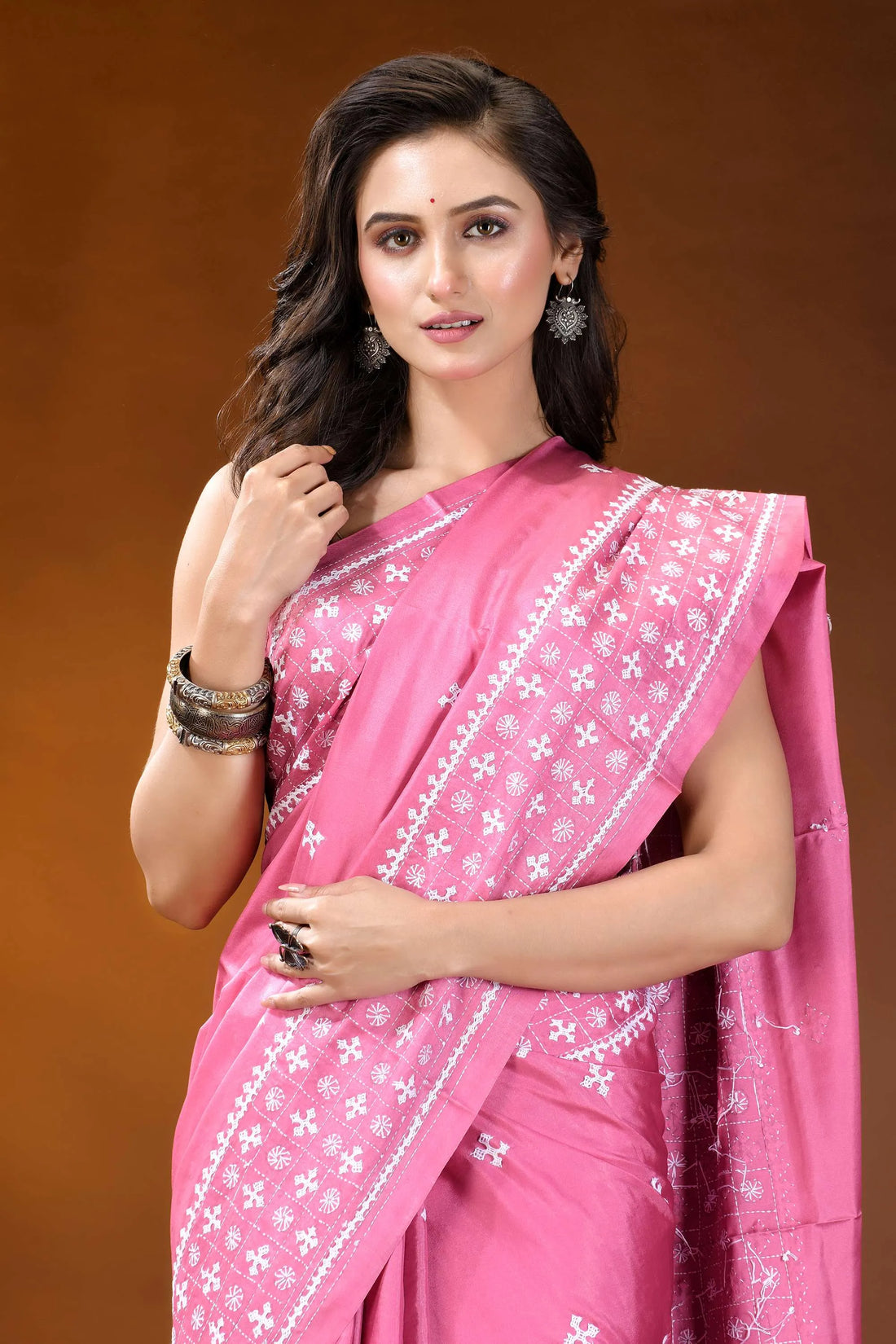 Rosy pink hand embroidery silk kutch work saree with ethnic pattern vibrant pink saree delicate white 2