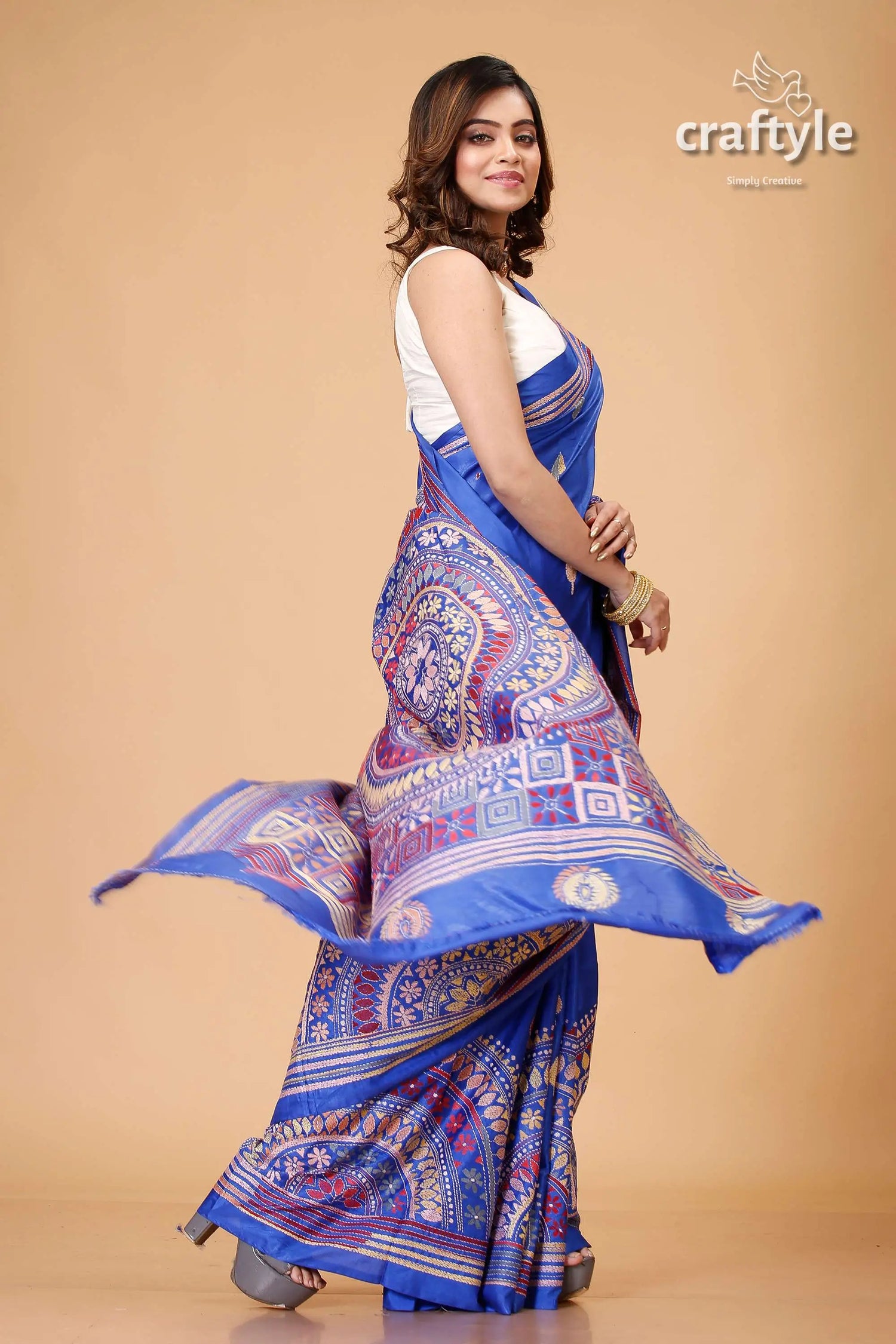 Royal blue hand embroidered silk kantha saree blue patterned saree 4