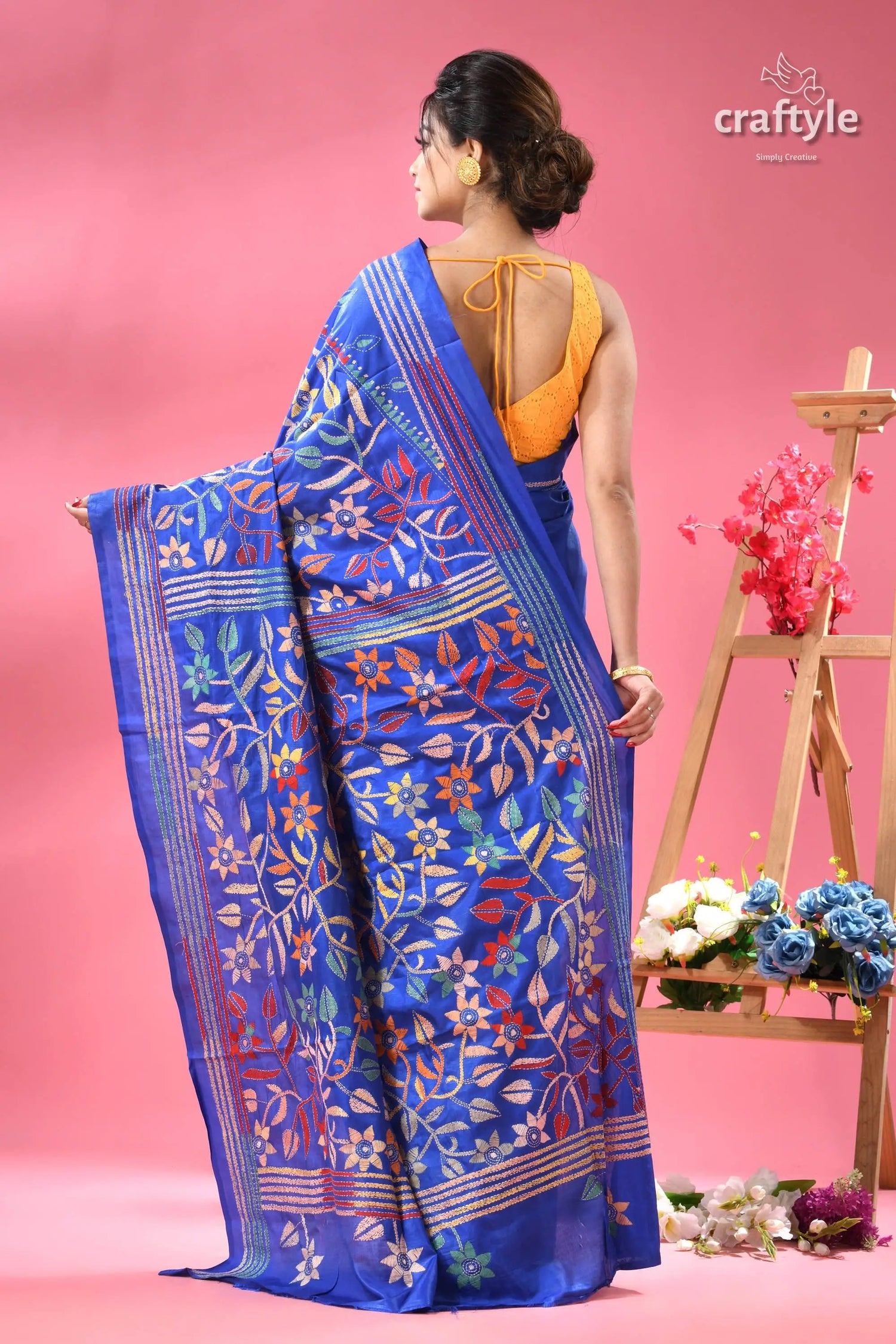 Royal blue hand kantha silk saree with floral design blue floral embroidered silk saree 5