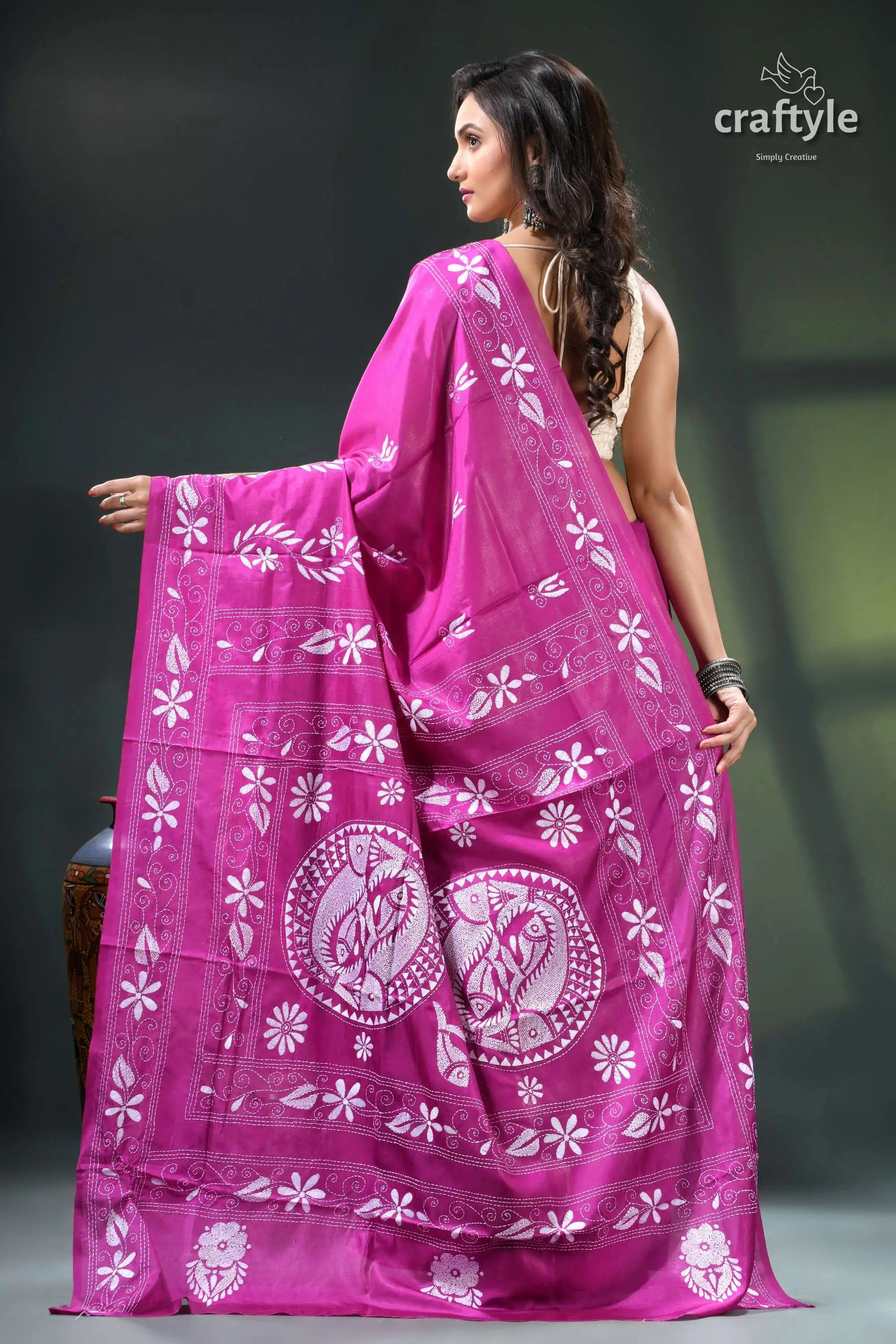 Royal fuchsia fish motif artisanal silk kantha stitch saree magenta floral batik saree white 6