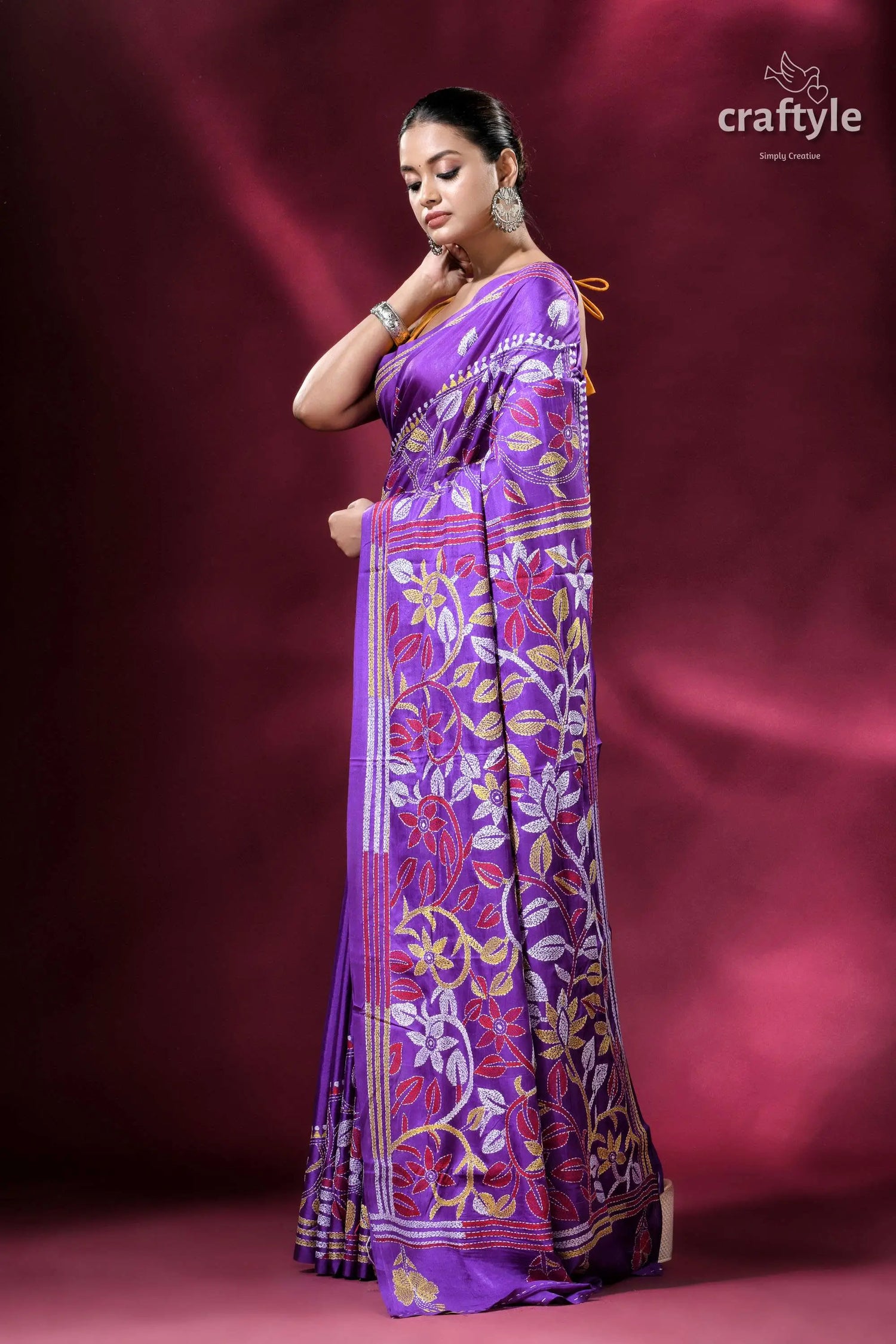 Royal purple floral pattern elegant silk kantha saree purple floral patterned saree 3