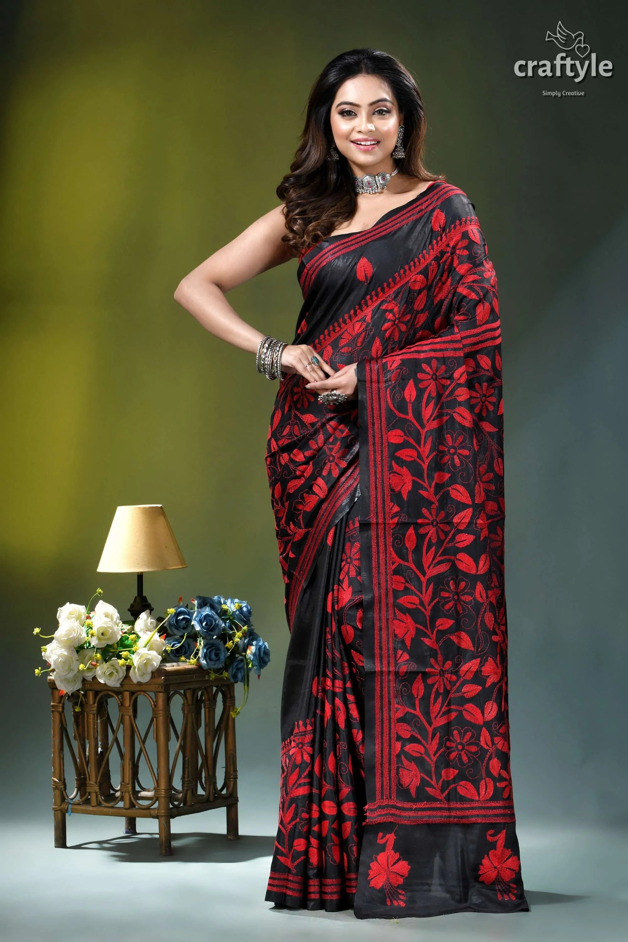 Sable black red thread flower motif ethnic silk kantha saree black red floral printed saree 1