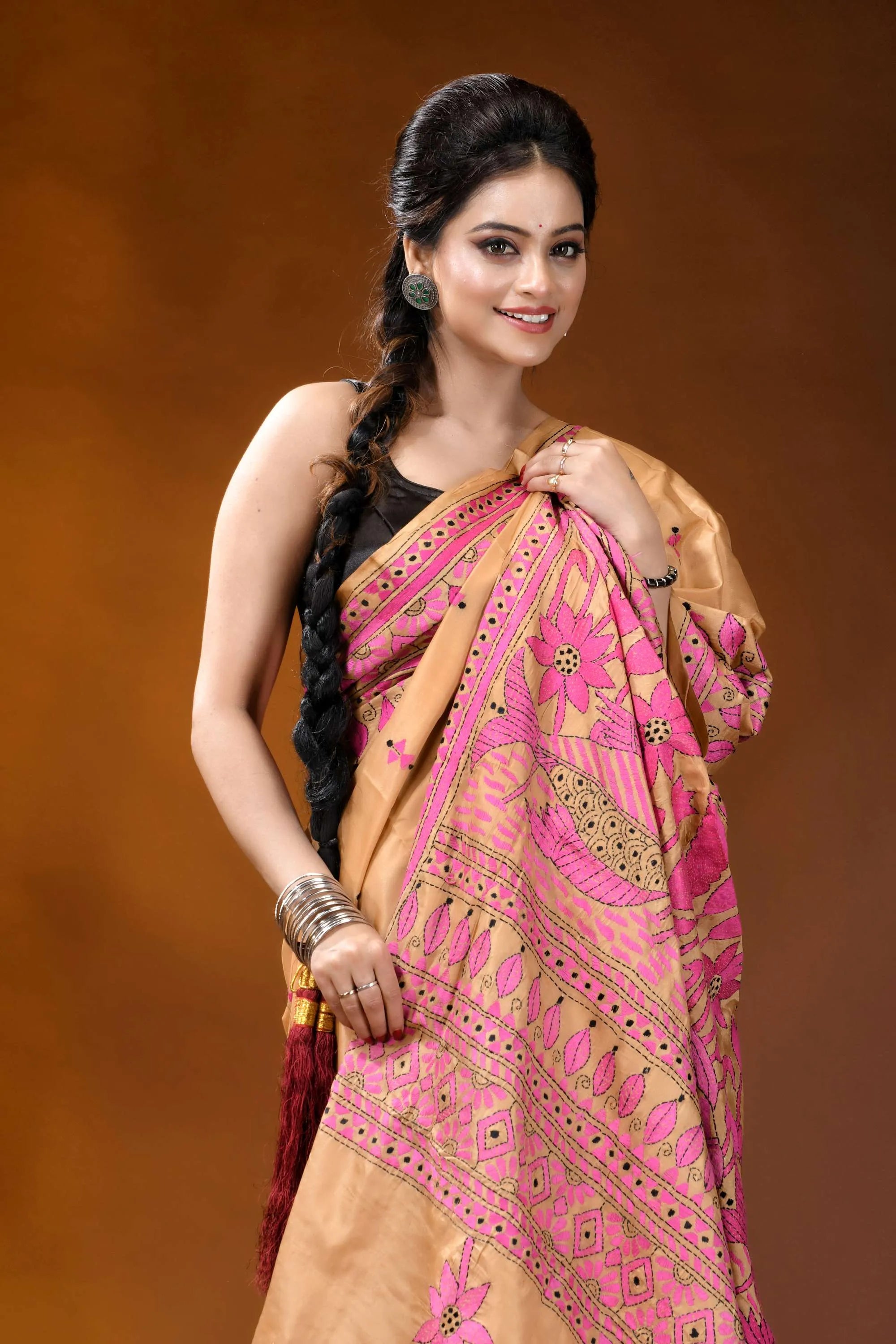 Sand color fish design handmade kantha embroidery silk saree vibrant pink gold printed saree 2