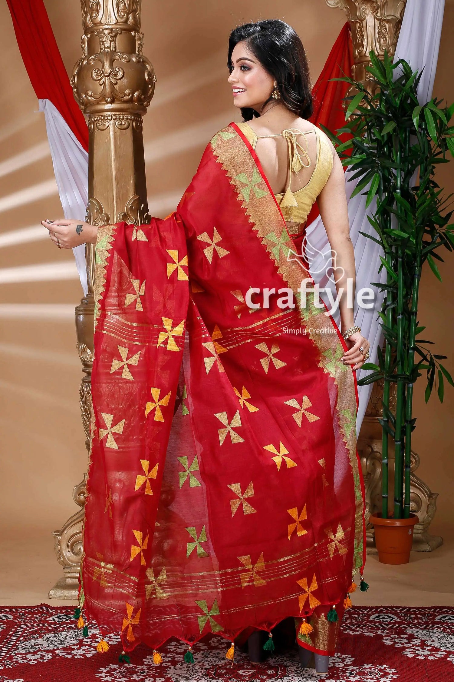 Scarlet red handloom cotton saree red saree windmill pattern 4