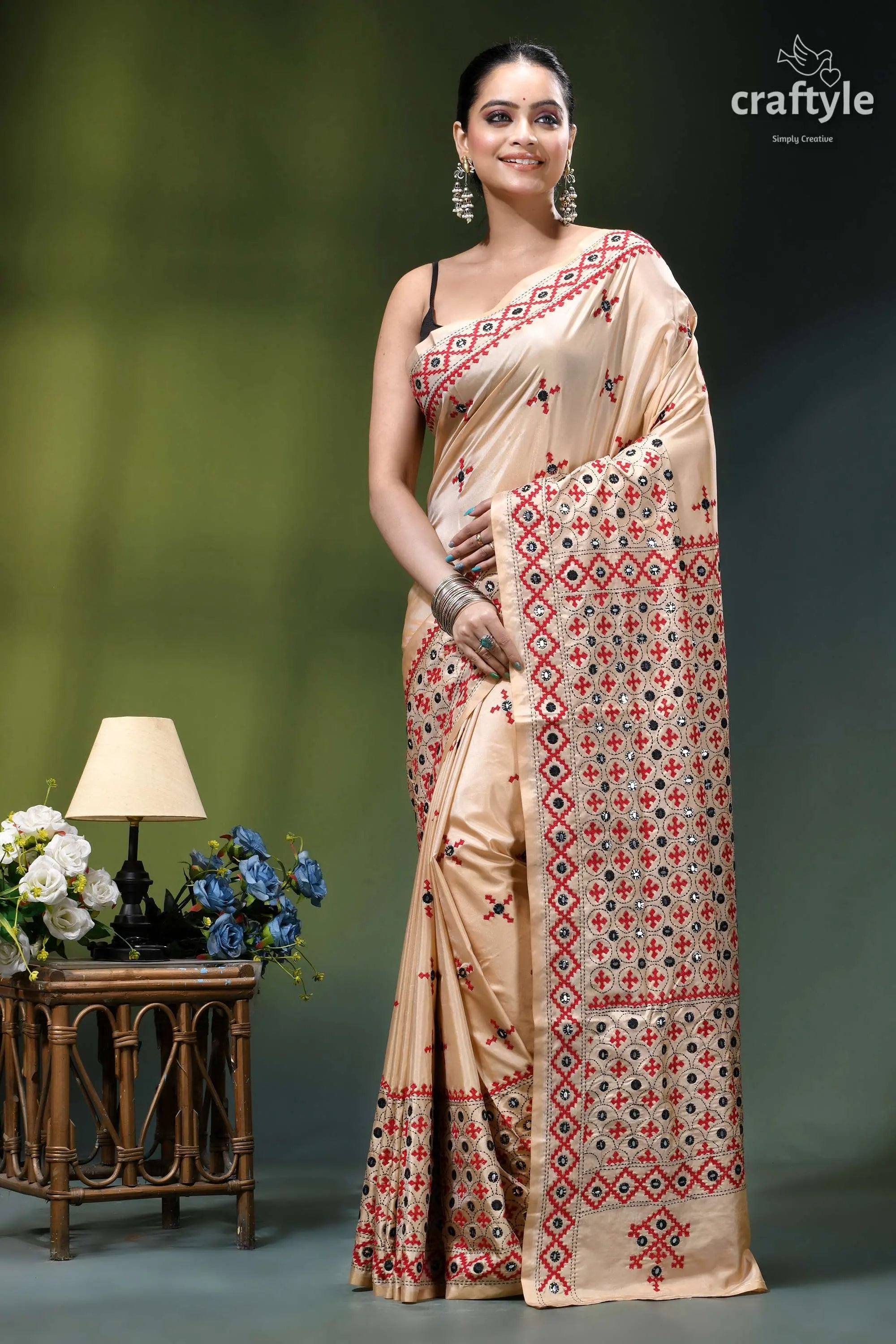 Soft amber multi-thread kutch embroidery silk saree - mirror work beige silk saree intricate red 7