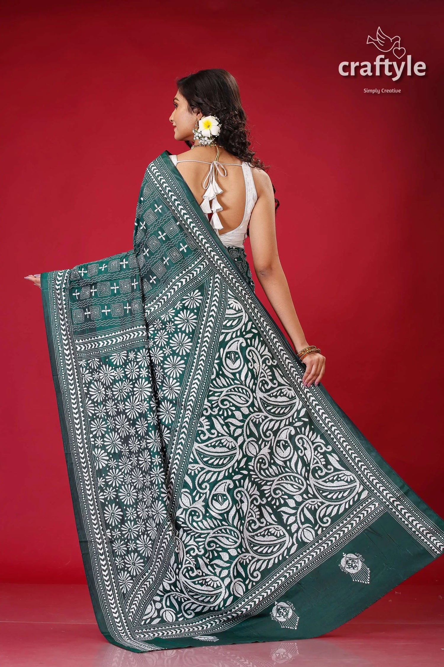 Spartan green white thread silk kantha stitch saree green white patterned saree 4