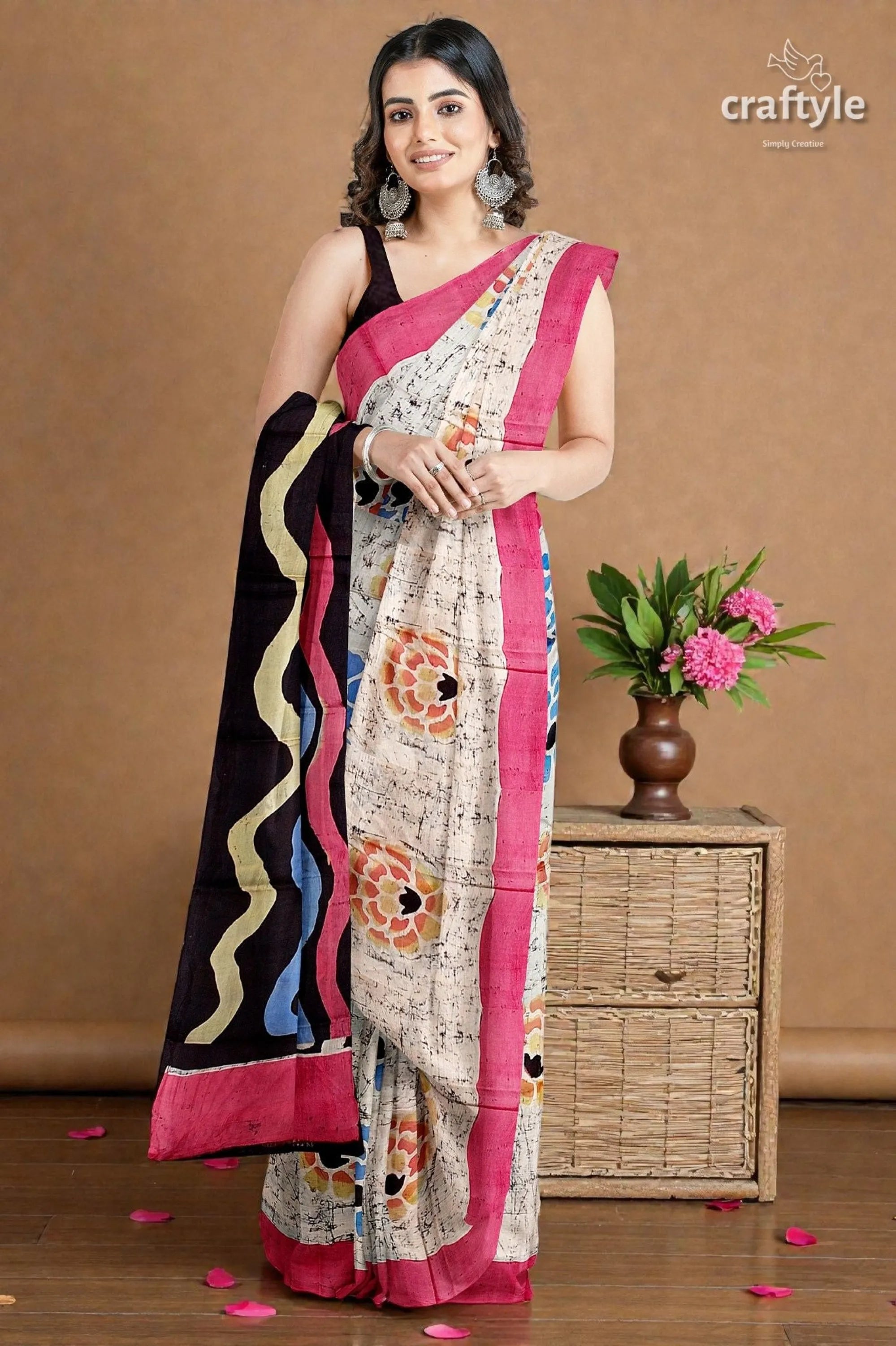 Sri krishna painted hand batik mulberry pure silk saree - vibrant pink cream saree bold 3