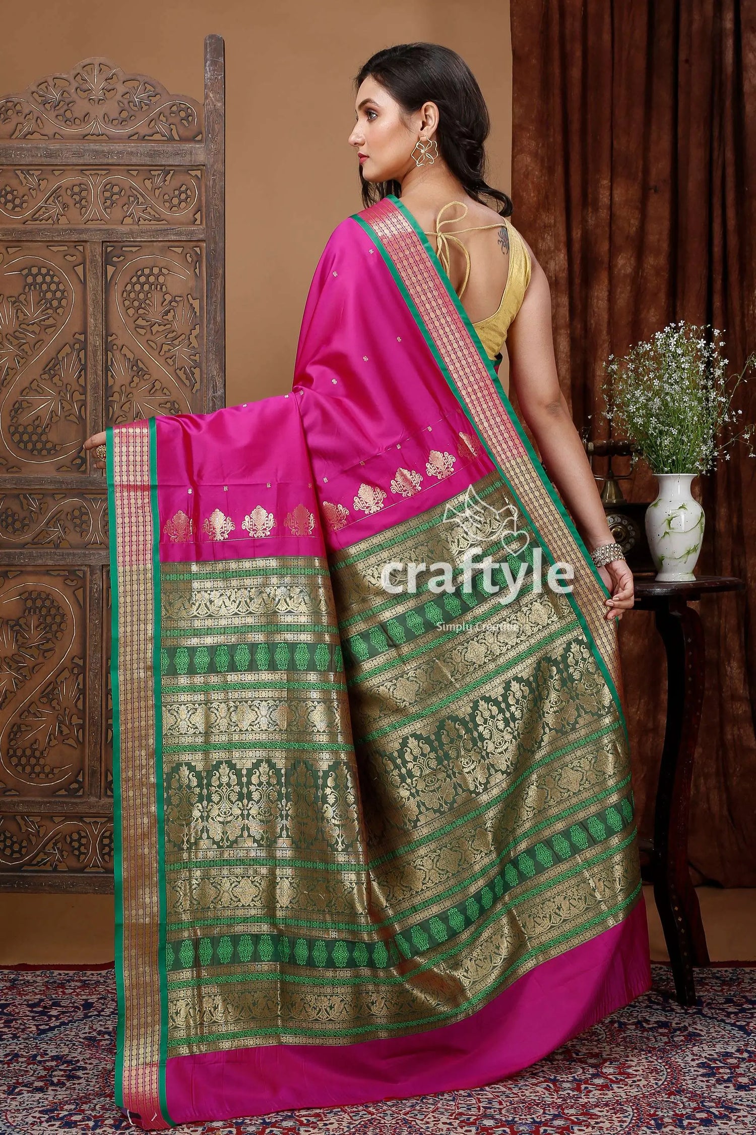 Stunning magenta zari border bomkai soft silk saree pink green silk saree 5
