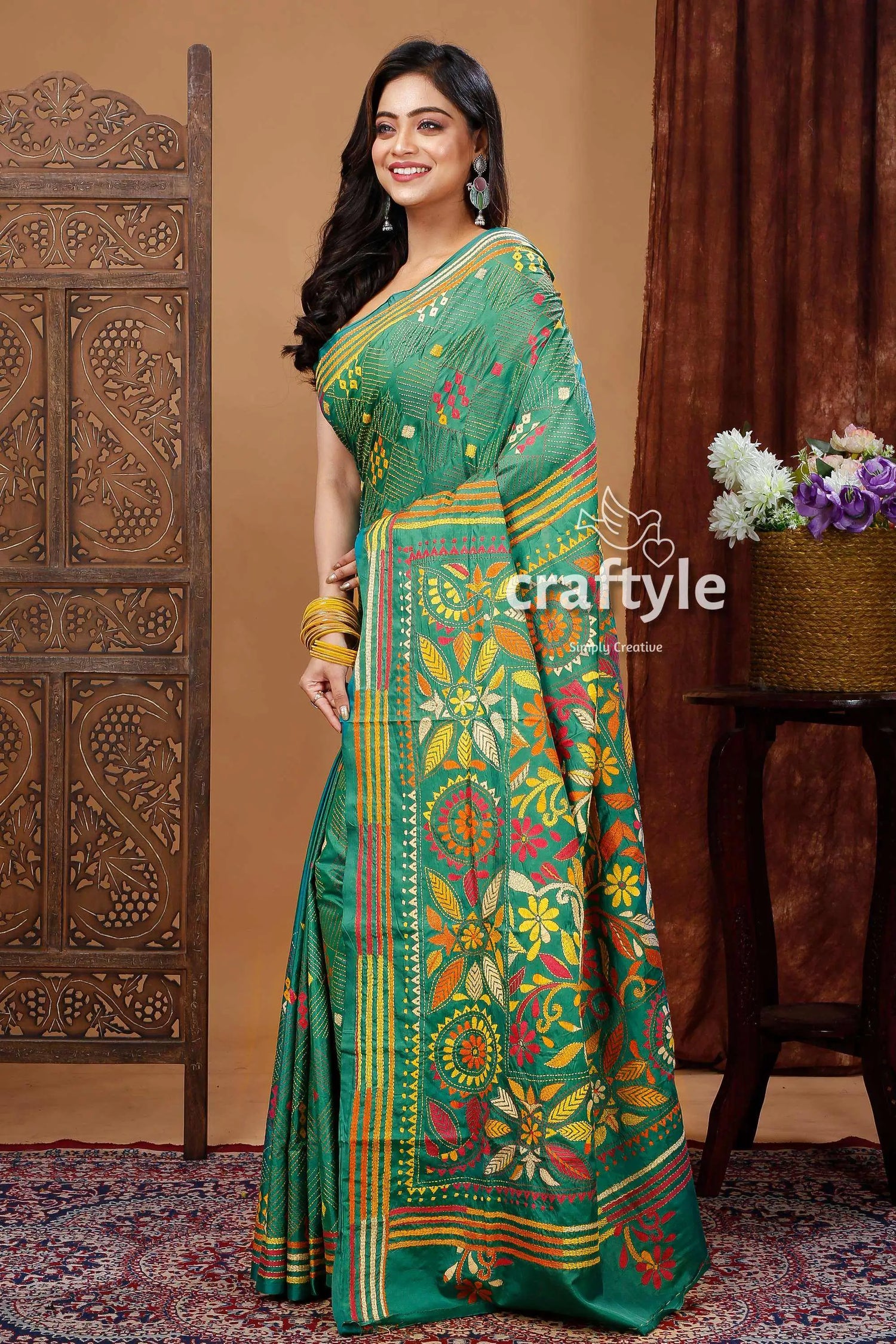 Traditional forest green silk kantha saree for women green floral embroidered saree 3