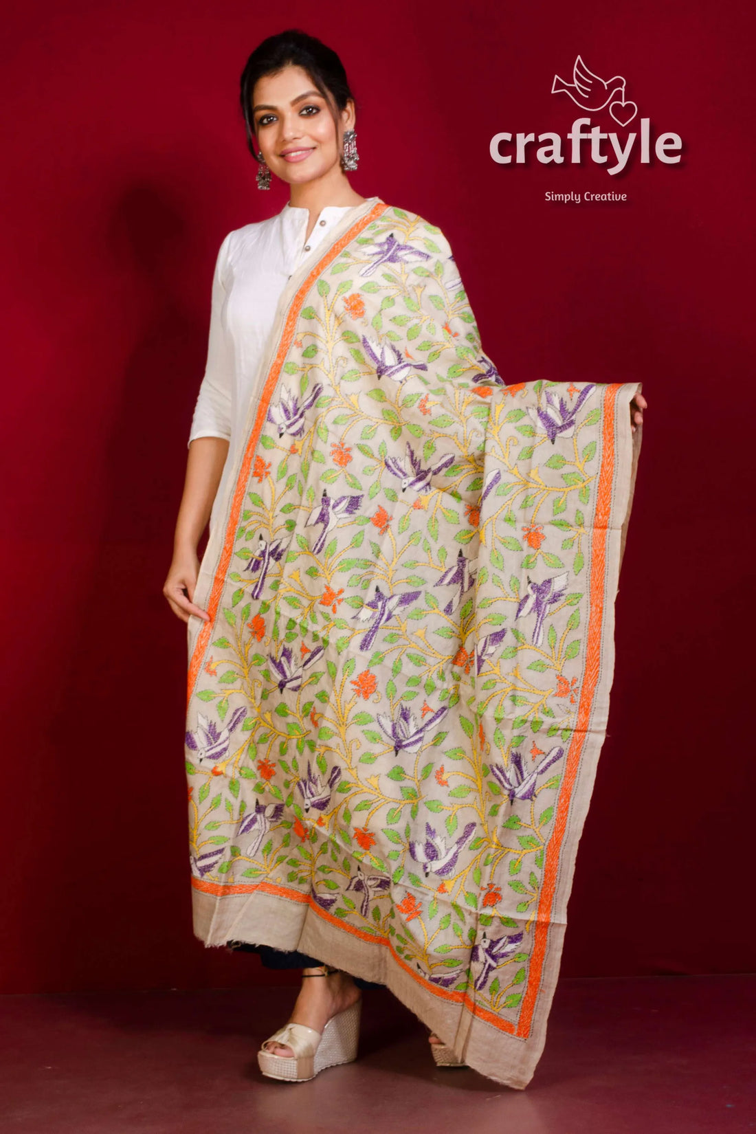 Tussar silk embroidered kantha dupatta woman bird-patterned 2