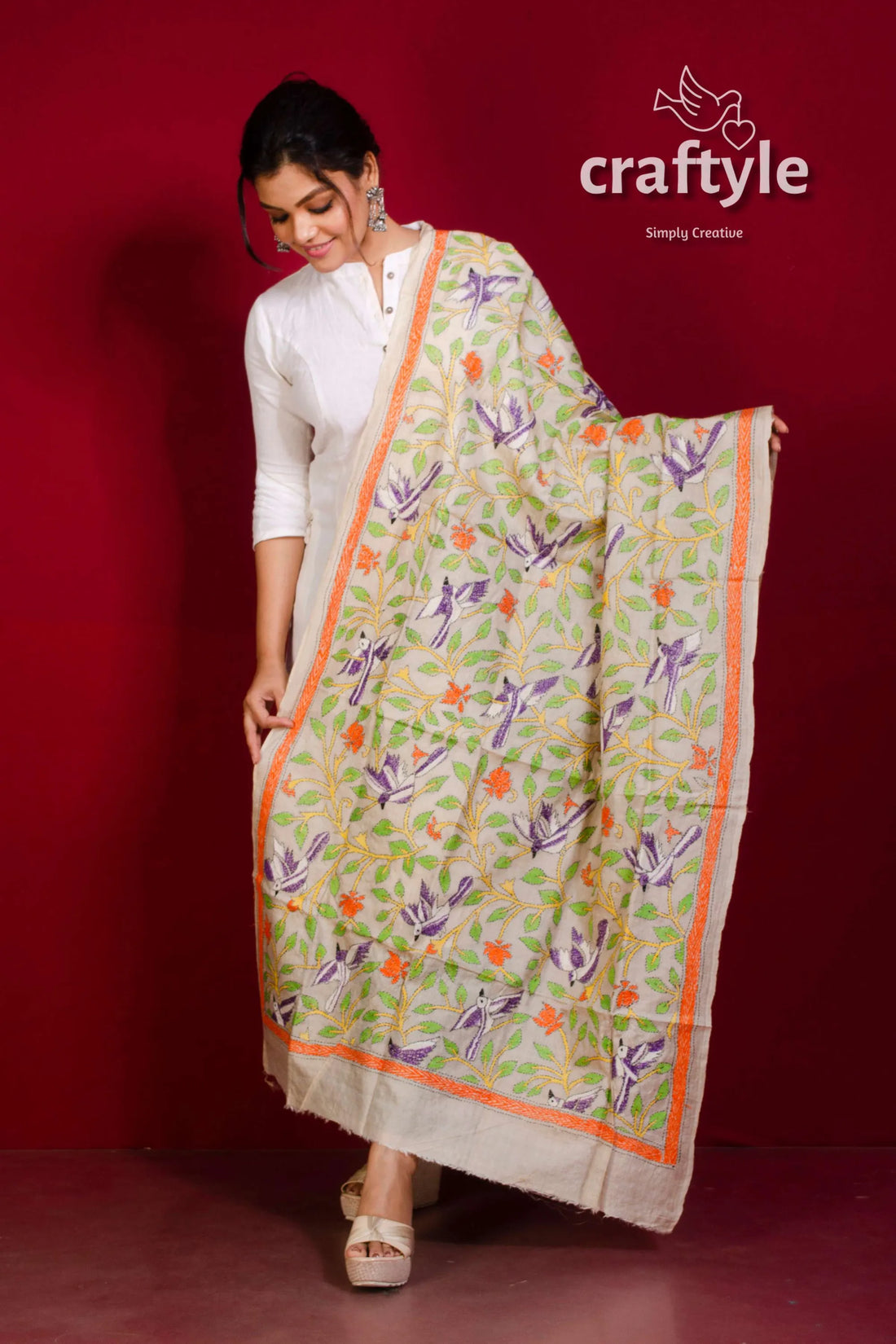 Tussar silk embroidered kantha dupatta printed orange border 1