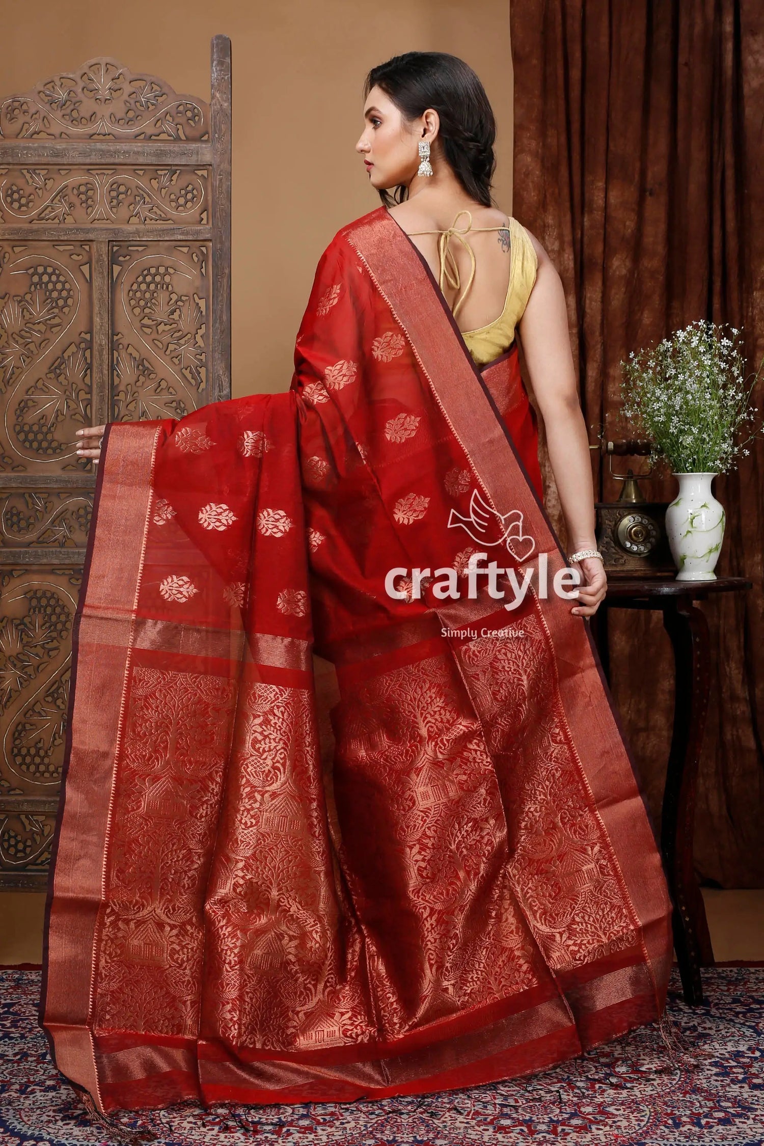 Vivid burgundy zari work handloom saree - intricate design red saree gold accents 5