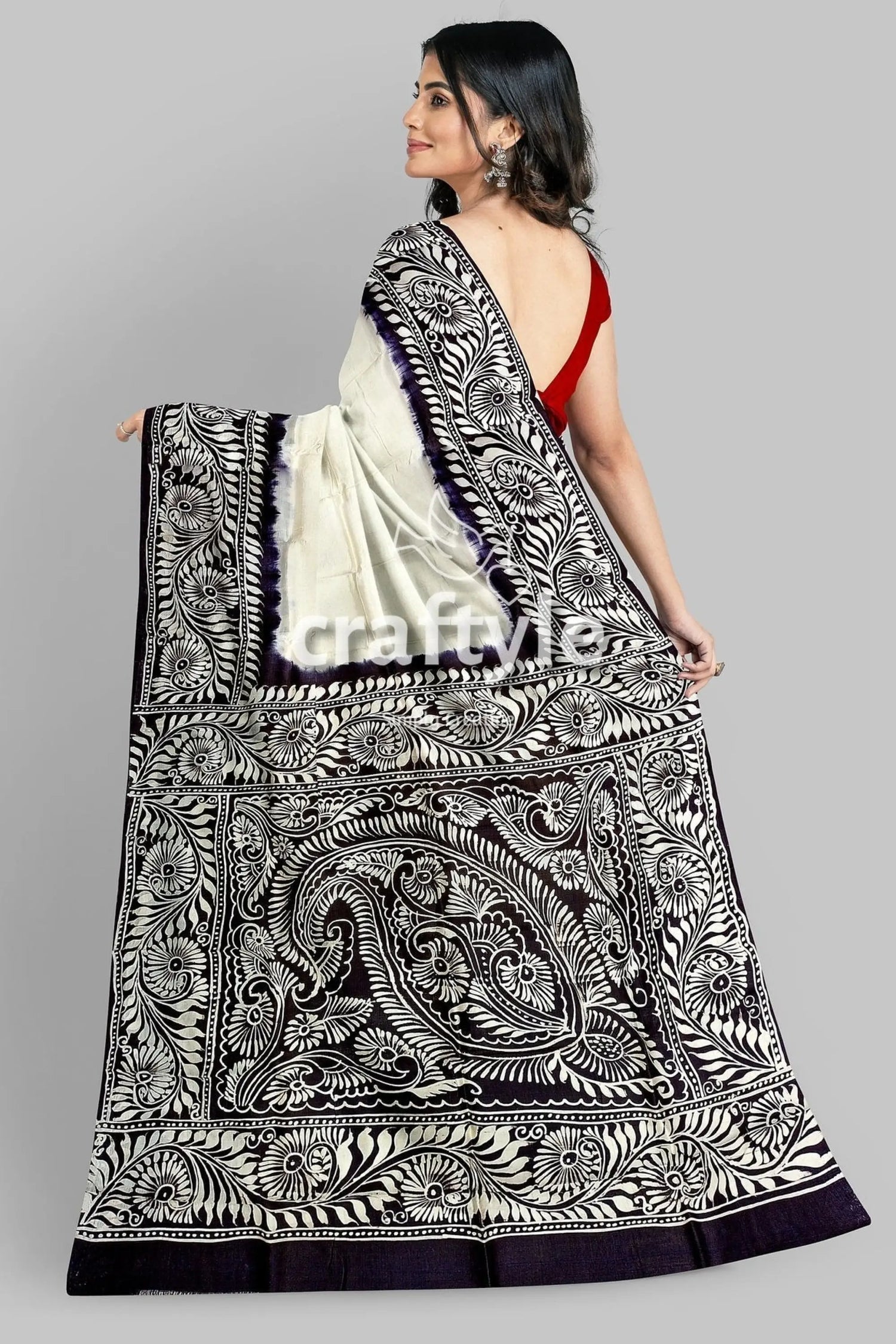 White and black soru tuli hand batik mulberry pure silk saree woman white saree black paisley 6