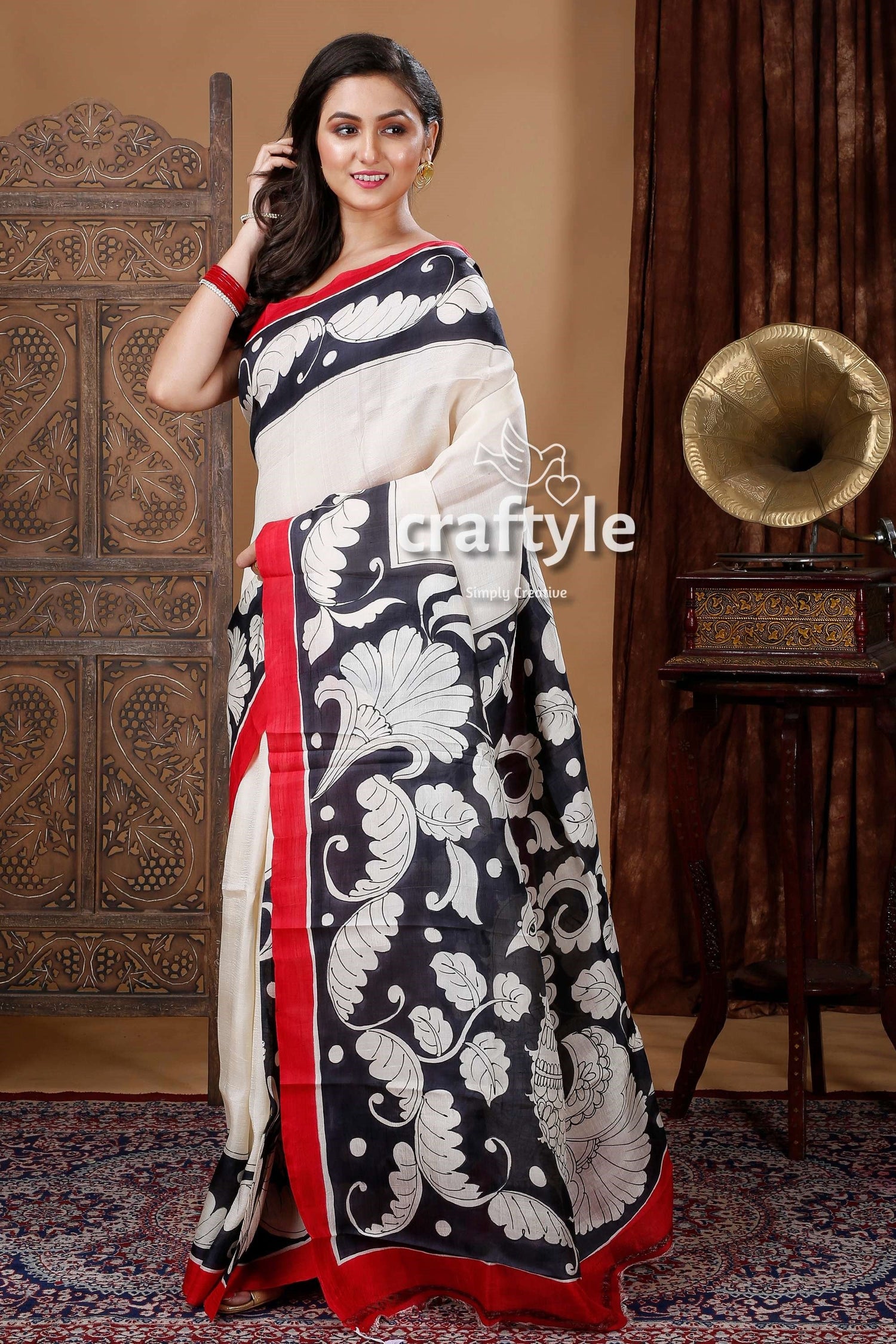 White &amp; Black Floral Motif Hand Painted Pure Silk Kalamkari Saree - Craftyle