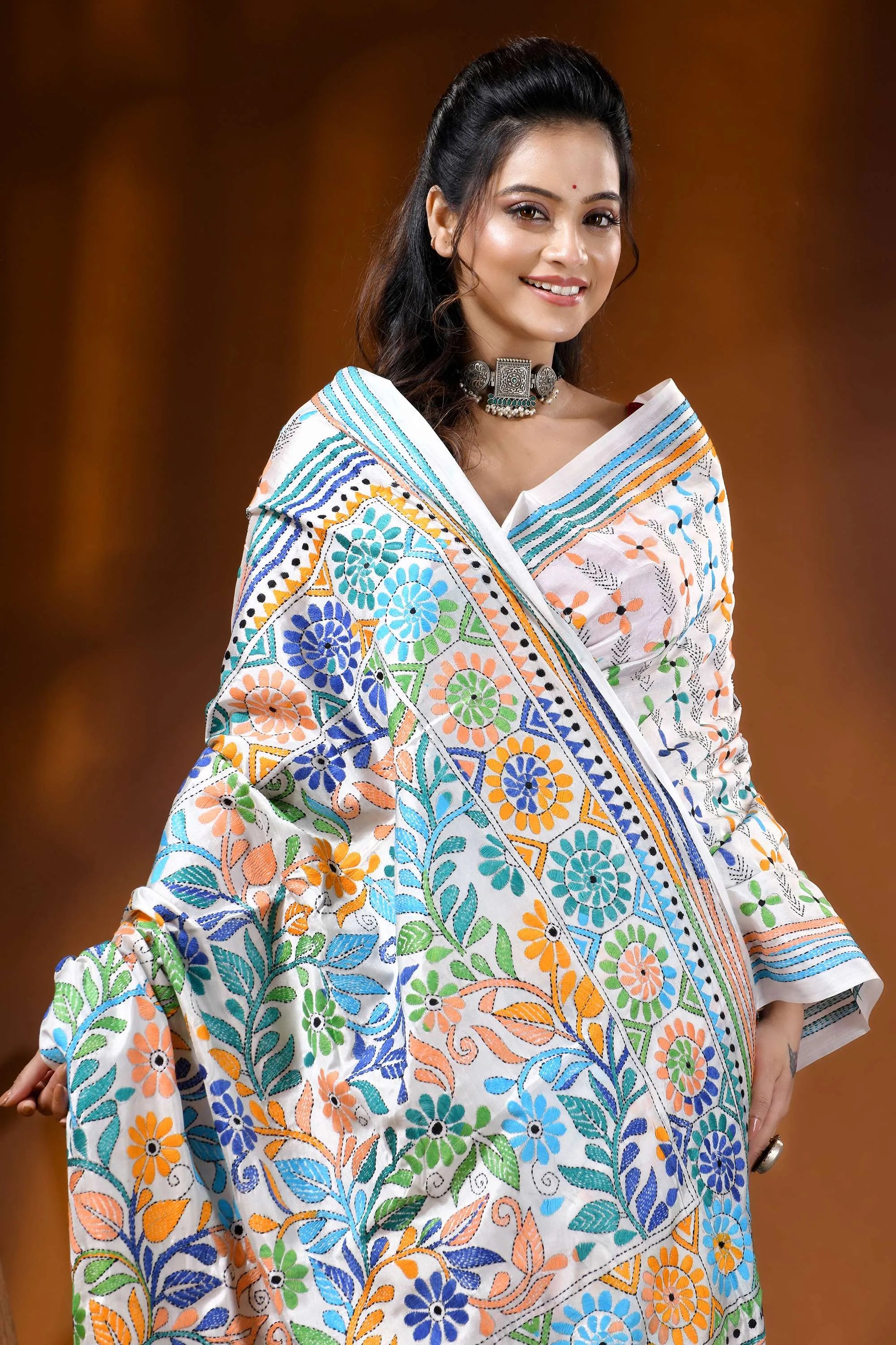 White multi-thread floral motif handcrafted silk kantha saree 2