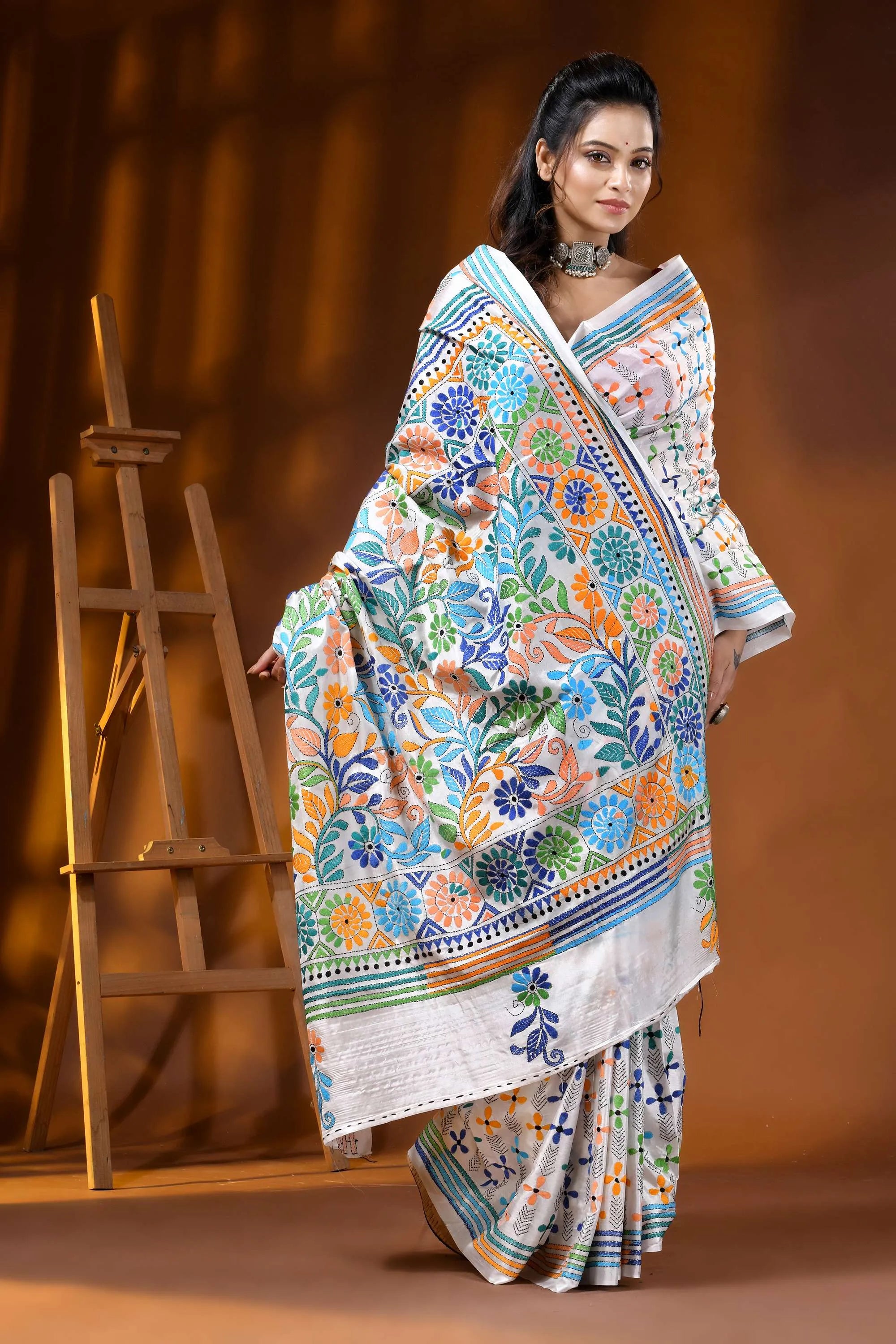 White multi-thread floral motif handcrafted silk kantha saree 4