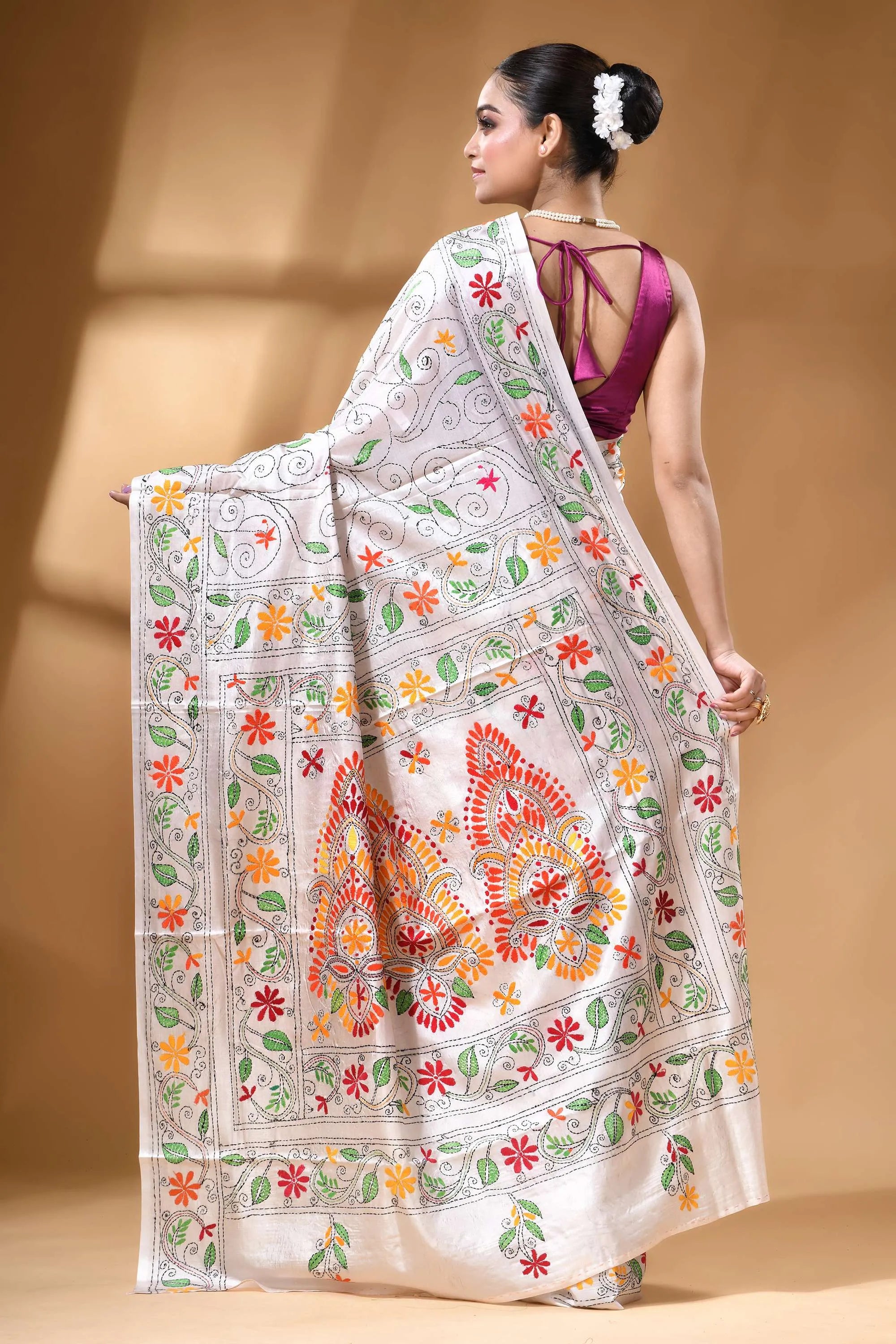 White paisley design handcrafted silk kantha stitch saree white silk saree adorned intricate 6