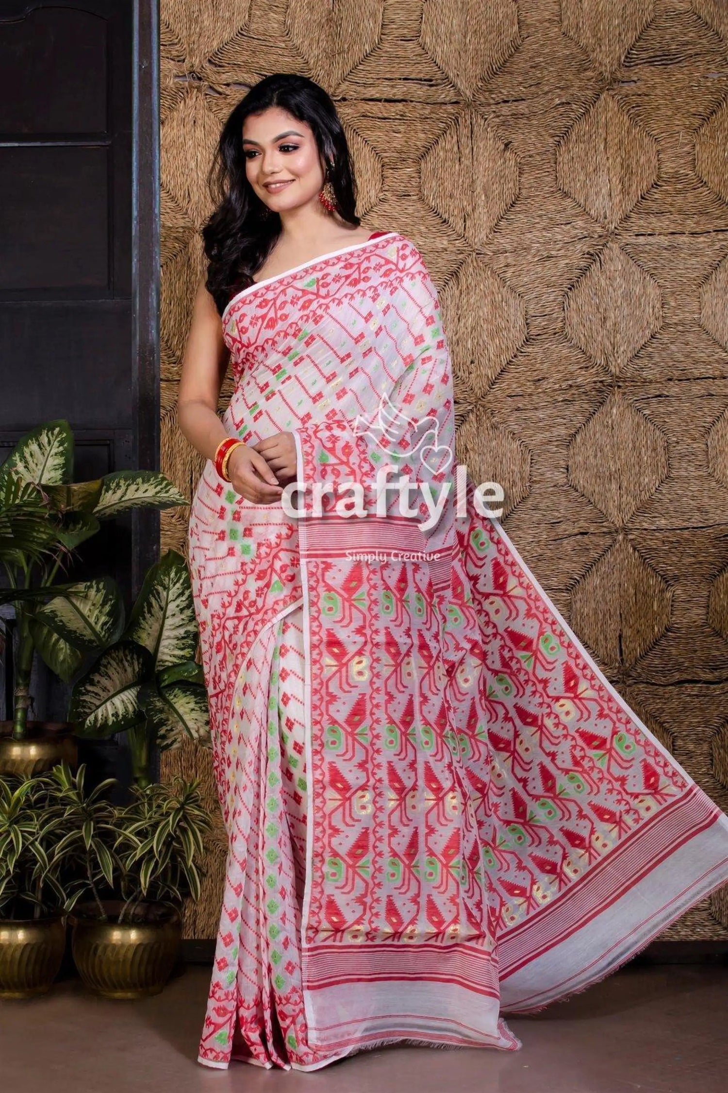 White red jamdani saree woman white pink patterned saree 2