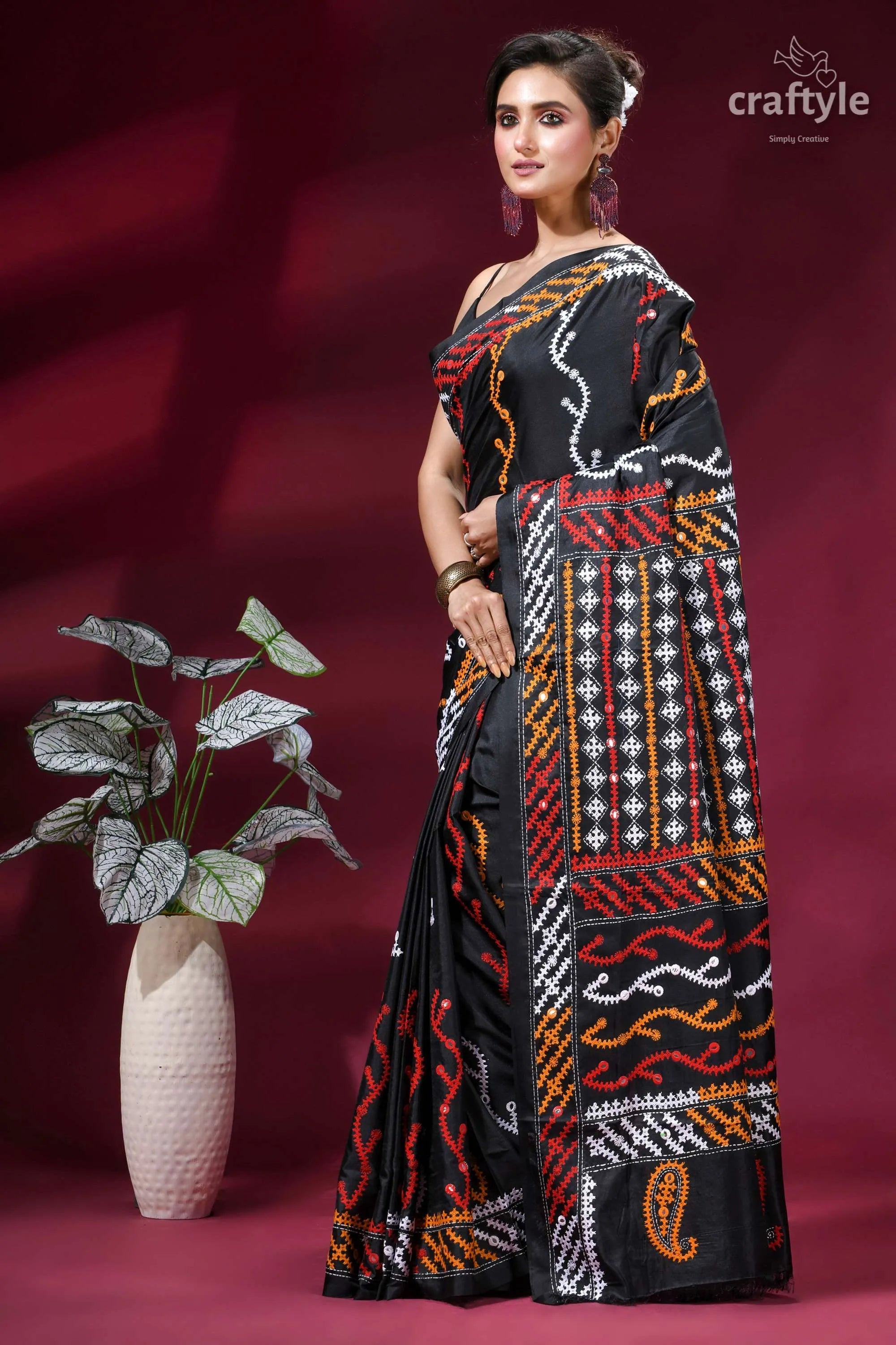 Zade black intricate gujrati stitched silk saree with mirror work black saree intricate red white 3