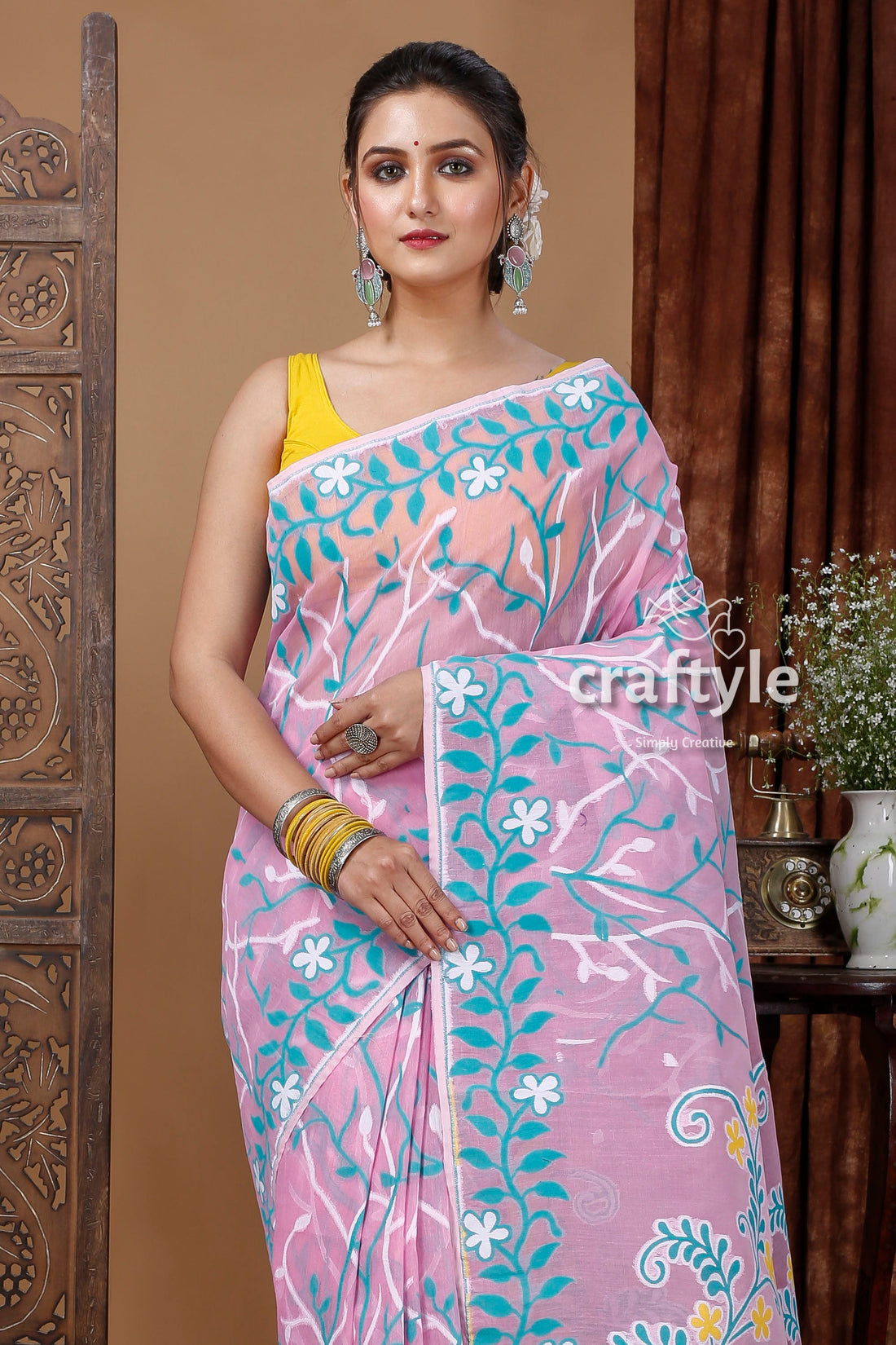 Amaranth Pink and Green Dhakai Jamdani Saree - Traditional Bengali Fabric - Craftyle