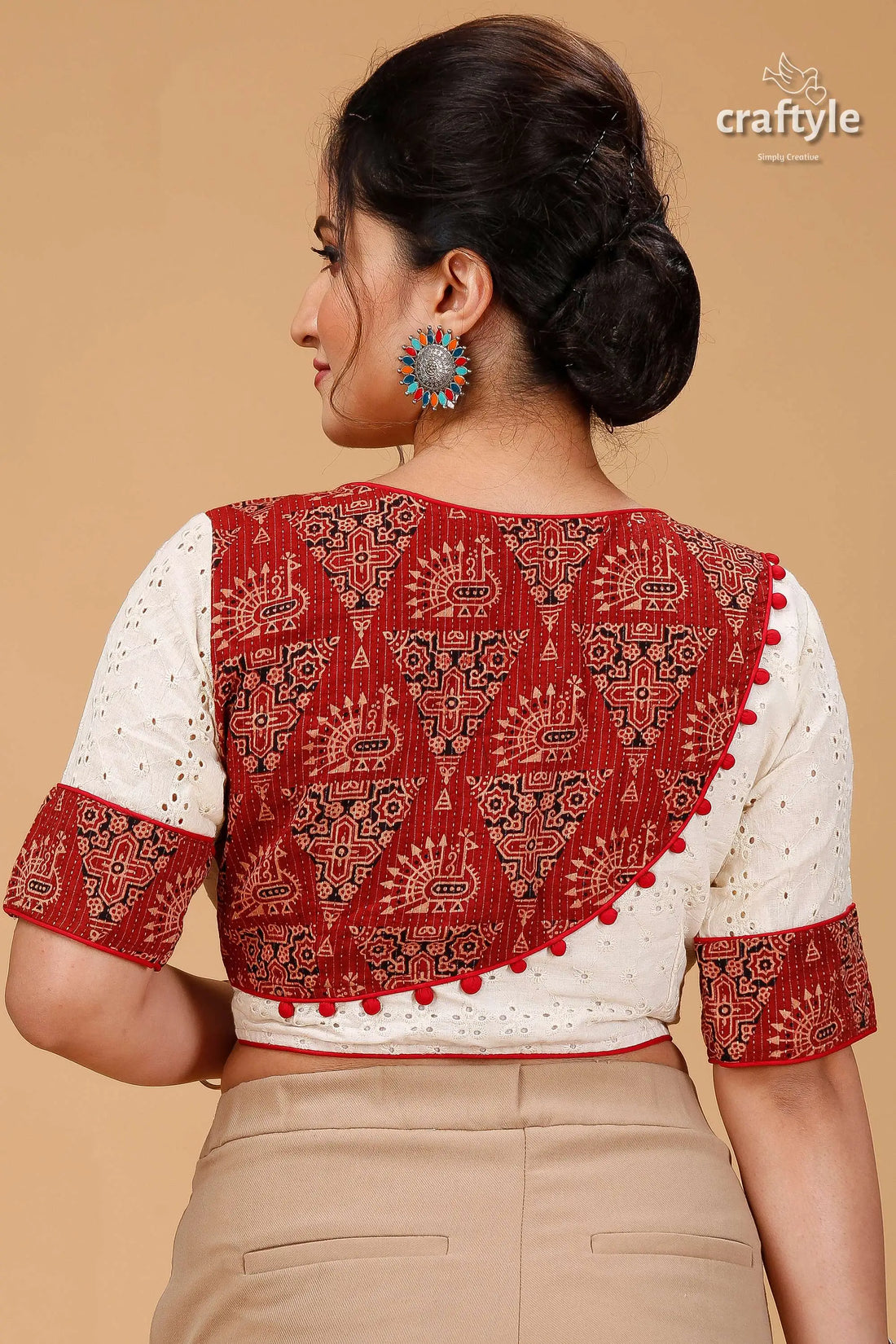 Artisanal off-white pure cotton hakoba blouse woman white blouse red black 2