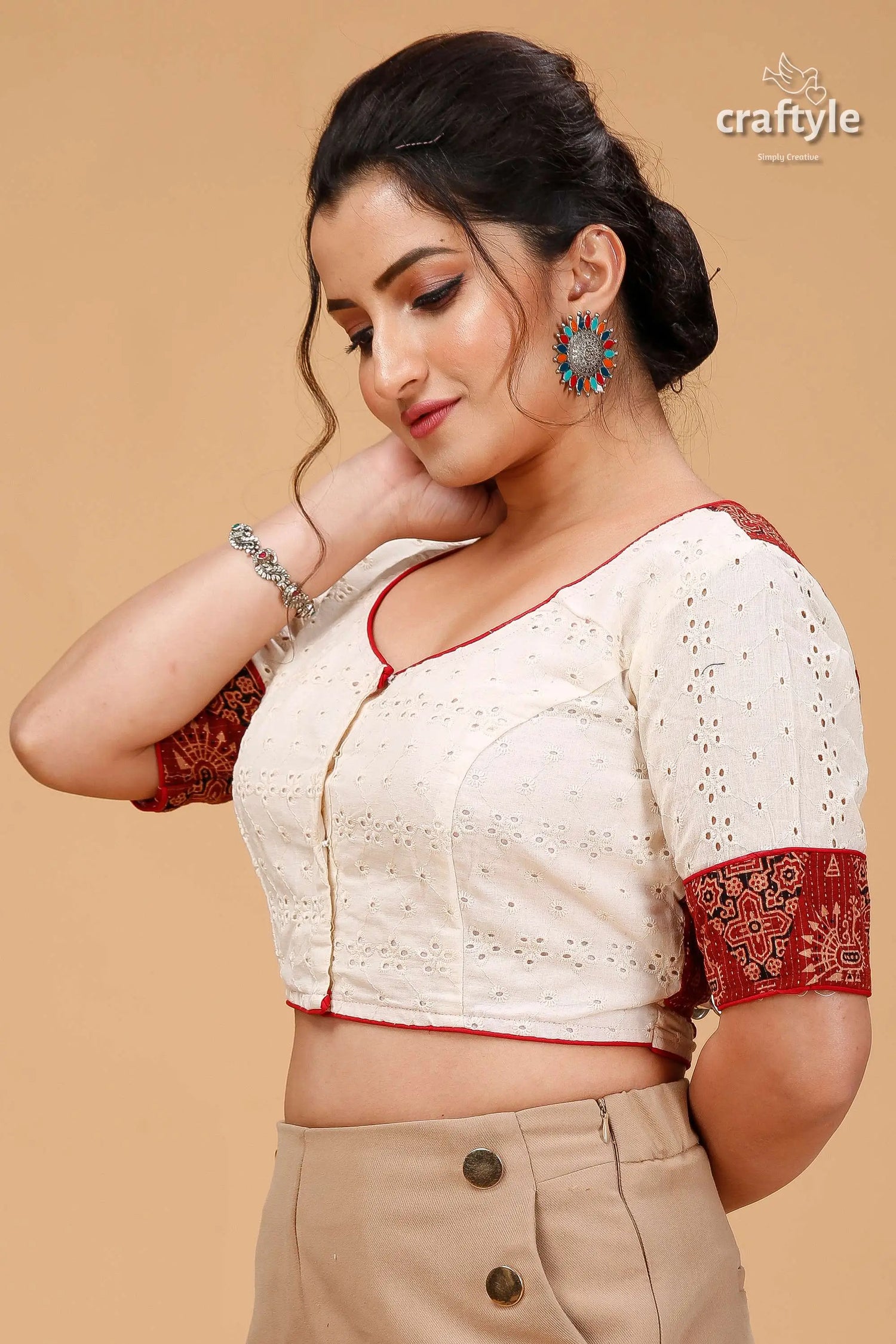 Artisanal off-white pure cotton hakoba blouse white blouse red trim patterned 3