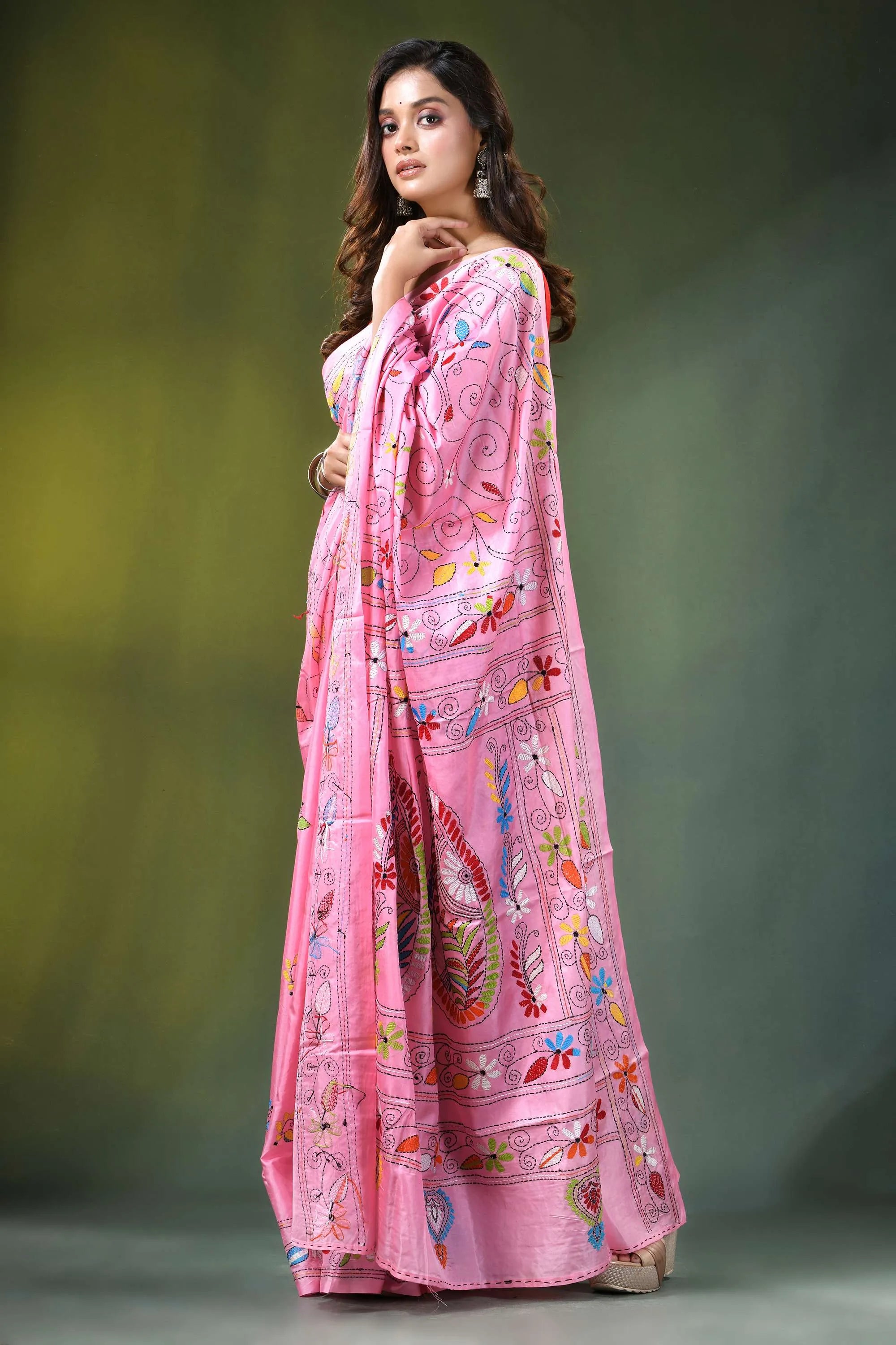 Baby pink paisley motif silk kantha saree - hand embroidered vibrant adorned intricate 4