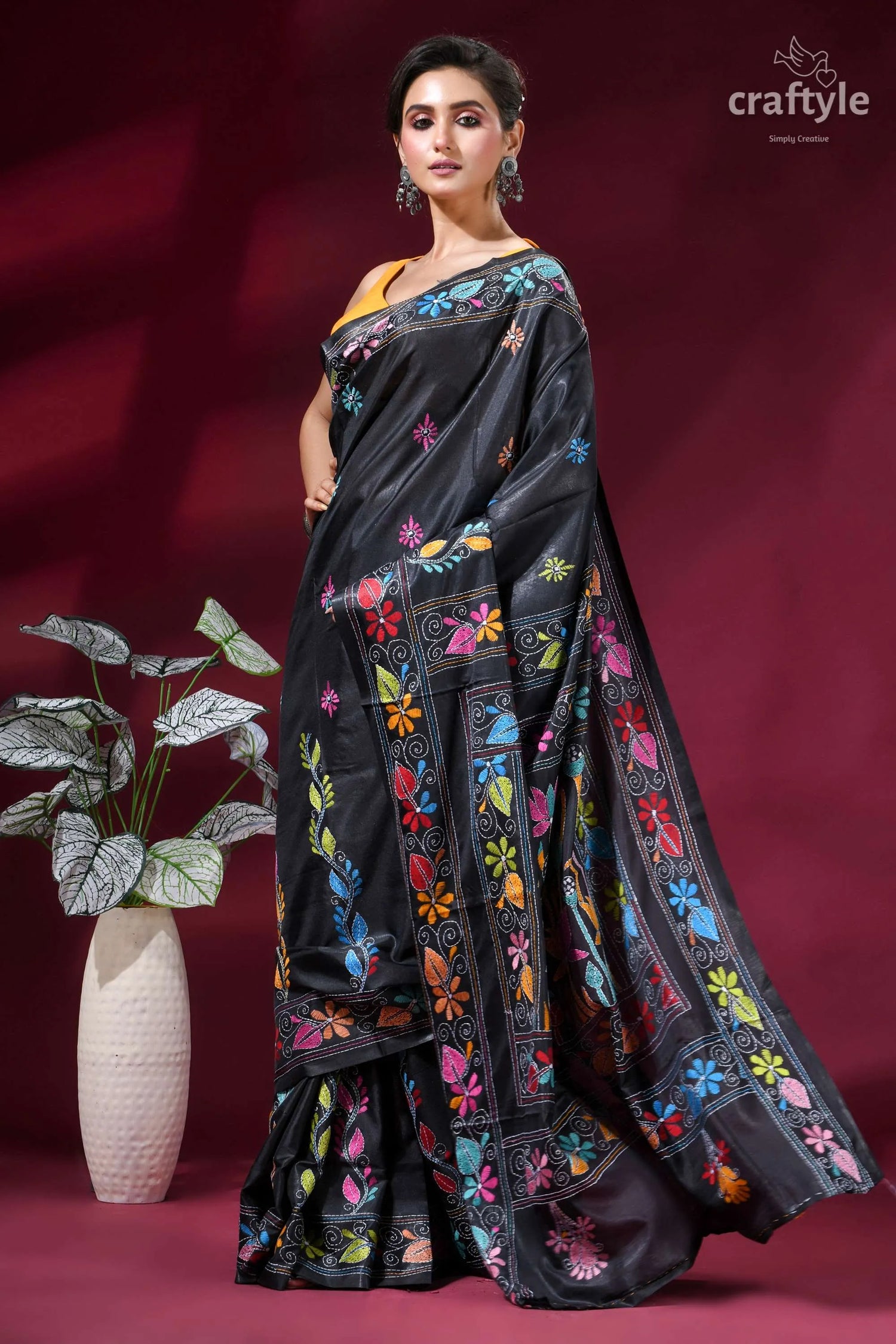 Beautiful lotus motif handmade silk kantha work saree in black black silk saree adorned vibrant 4