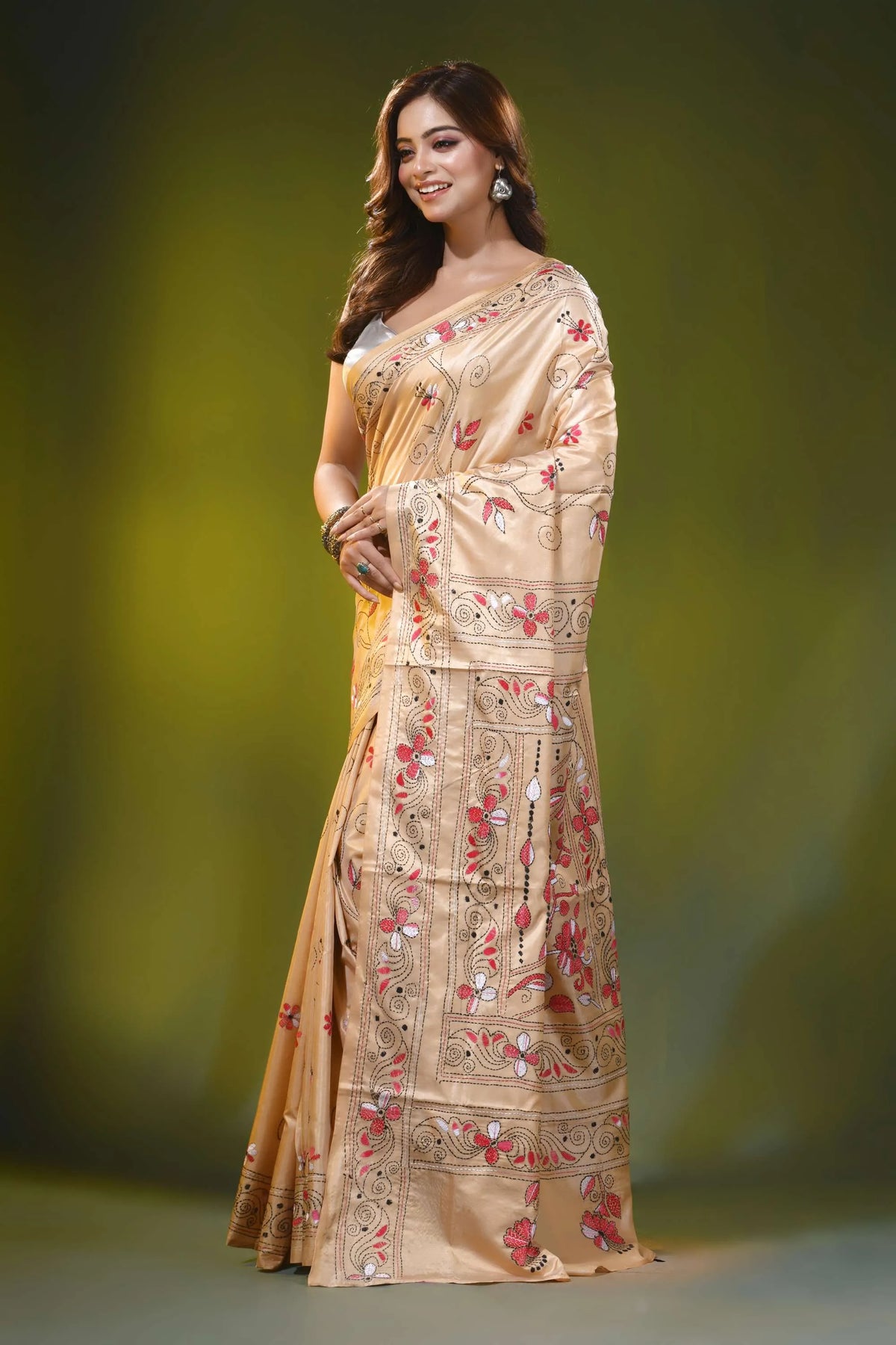 Beige silk kantha work saree with hand embroidered floral motif 3