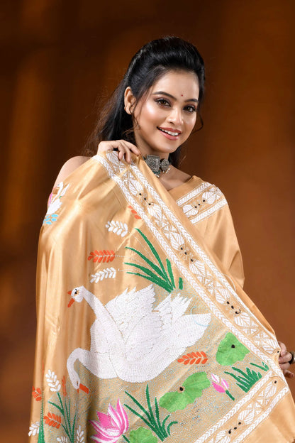 Beige swan motif handcrafted kantha embroidery silk saree 2