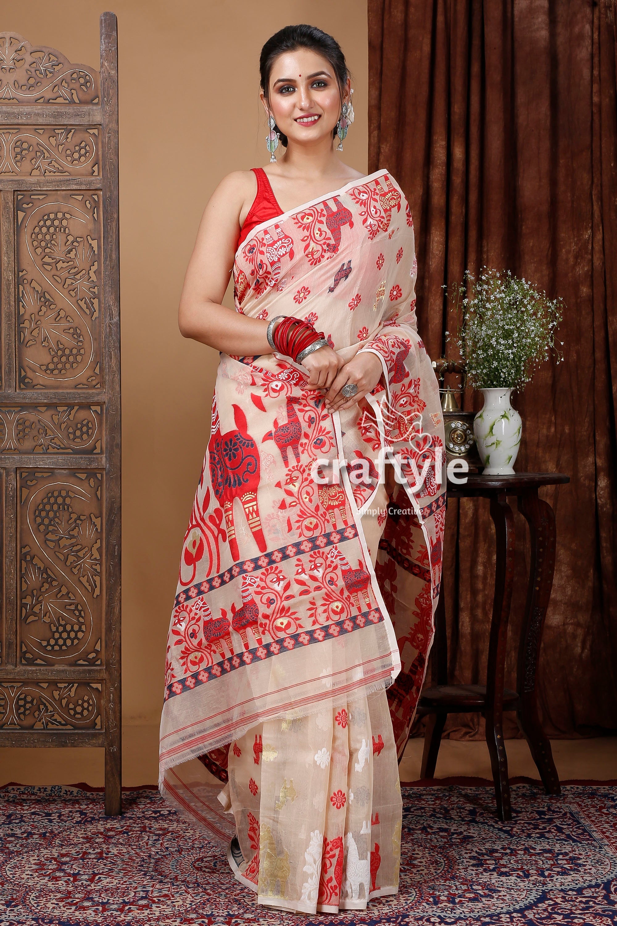 Bengal Handloom Jamdani Saree in Cream and Red - Elegant and Traditional - Craftyle