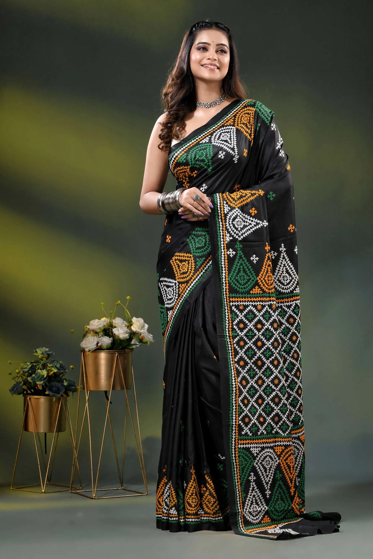 Black kutch embroidery silk saree with multi-thread paisley design 6